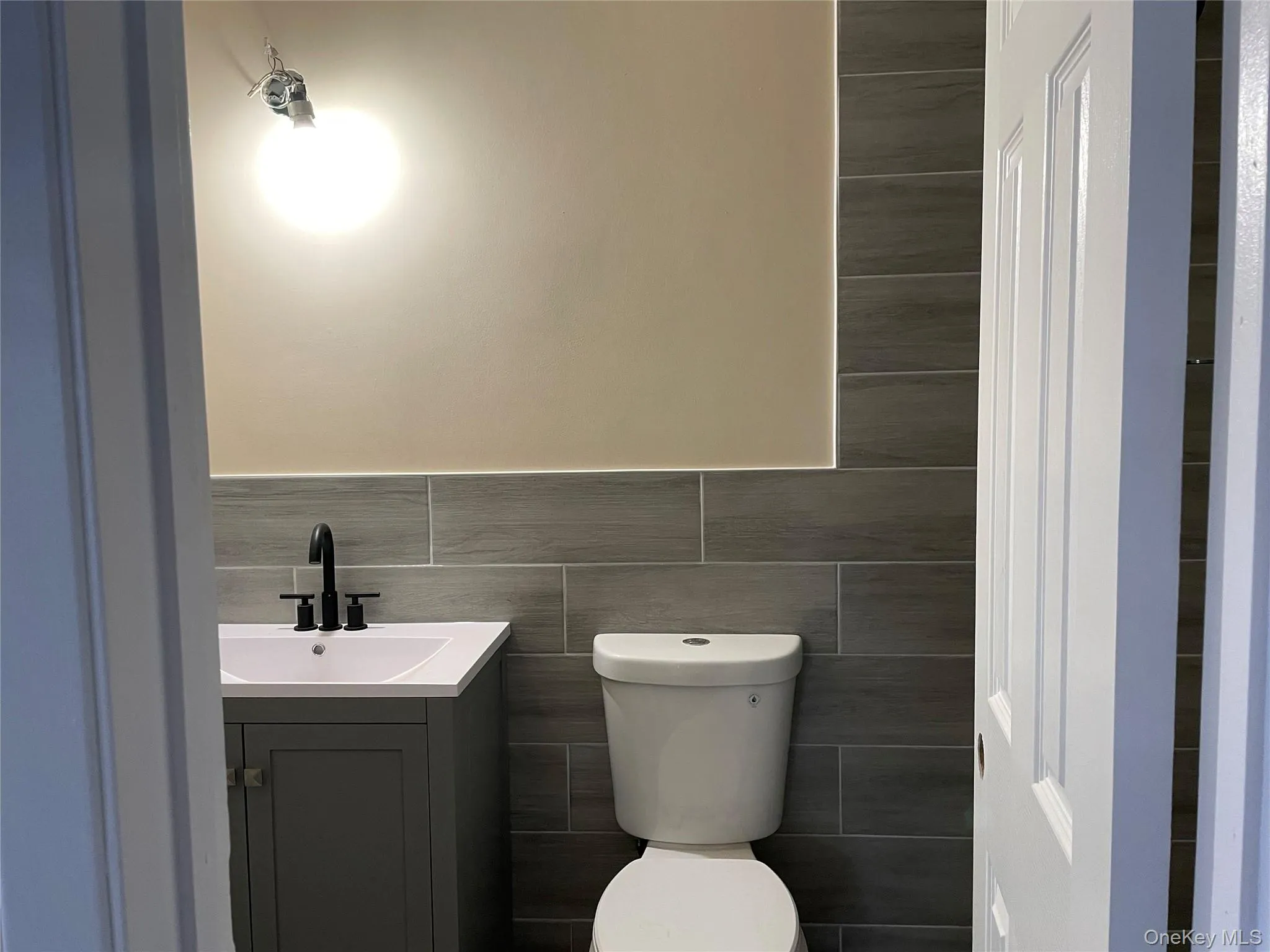 7 Locust Ave, Babylon, NY, 2 Bedrooms Bedrooms, 5 Rooms Rooms,1 BathroomBathrooms,Residential Lease,For Rent,Locust Ave,0,1019397 7 Locust Ave, Babylon, NY, 2 Bedrooms Bedrooms, 5 Rooms Rooms,1 BathroomBathrooms,Residential Lease,For Rent,Locust Ave,0,1019397