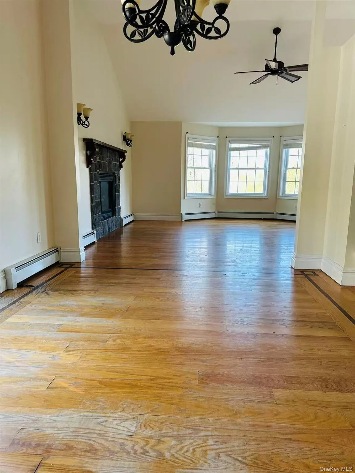 8 Melissa Court, Warwick (town), NY, 4 Bedrooms Bedrooms, 8 Rooms Rooms,3 BathroomsBathrooms,Residential Lease,For Rent,Melissa,0,1019402 8 Melissa Court, Warwick (town), NY, 4 Bedrooms Bedrooms, 8 Rooms Rooms,3 BathroomsBathrooms,Residential Lease,For Rent,Melissa,0,1019402