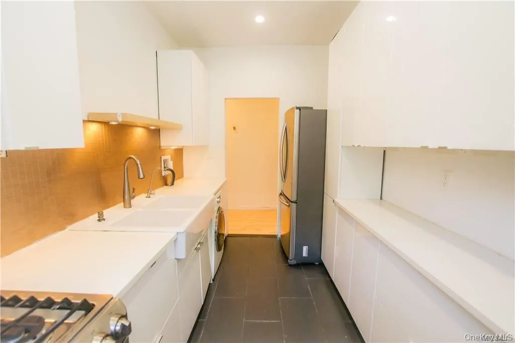 43-33 48 Street, New York, NY, 1 Bedroom Bedrooms, 4 Rooms Rooms,1 BathroomBathrooms,Residential Lease,For Rent,48,0,1019403 43-33 48 Street, New York, NY, 1 Bedroom Bedrooms, 4 Rooms Rooms,1 BathroomBathrooms,Residential Lease,For Rent,48,0,1019403