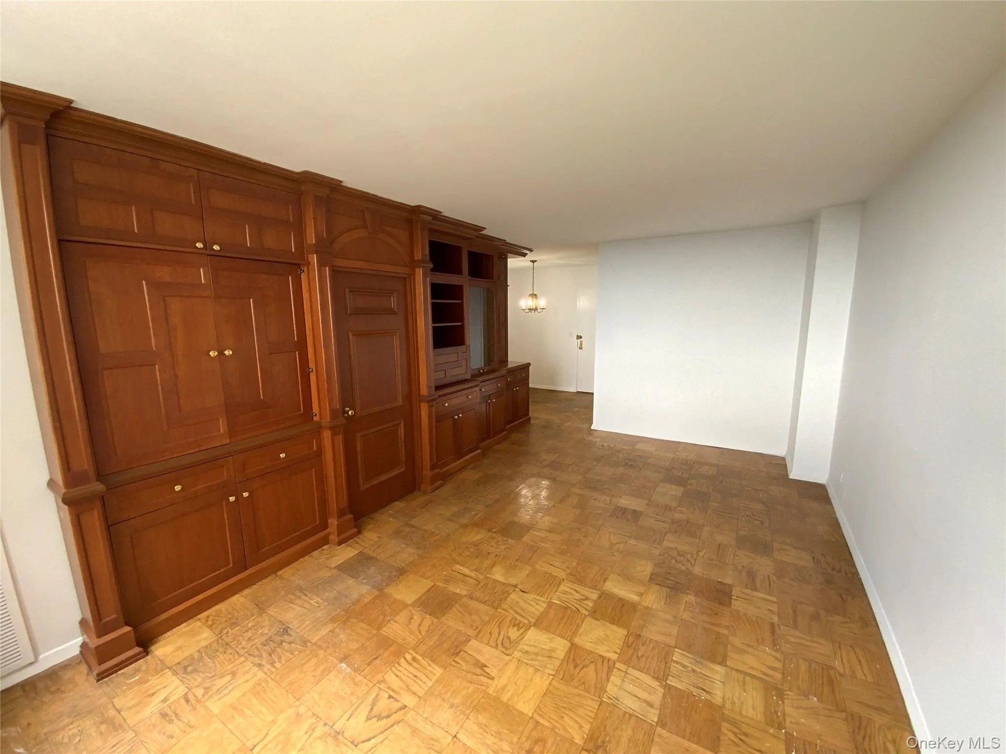 26910 Grand Central Parkway, New York, NY, 1 Bedroom Bedrooms, 4 Rooms Rooms,2 BathroomsBathrooms,Residential,For Rent,Grand Central,0,1019404 26910 Grand Central Parkway, New York, NY, 1 Bedroom Bedrooms, 4 Rooms Rooms,2 BathroomsBathrooms,Residential,For Rent,Grand Central,0,1019404