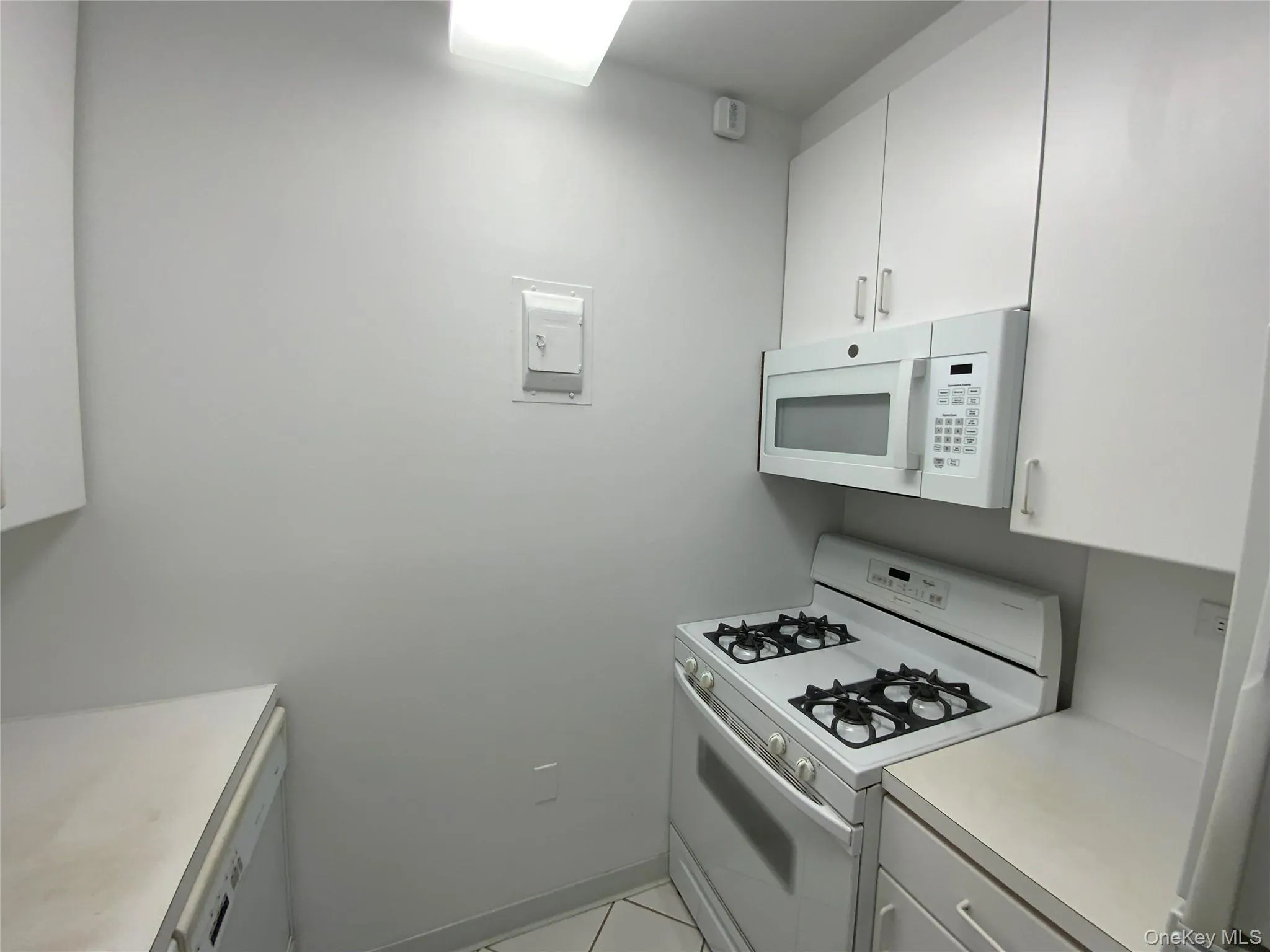 26910 Grand Central Parkway, New York, NY, 1 Bedroom Bedrooms, 4 Rooms Rooms,2 BathroomsBathrooms,Residential,For Rent,Grand Central,0,1019404 26910 Grand Central Parkway, New York, NY, 1 Bedroom Bedrooms, 4 Rooms Rooms,2 BathroomsBathrooms,Residential,For Rent,Grand Central,0,1019404