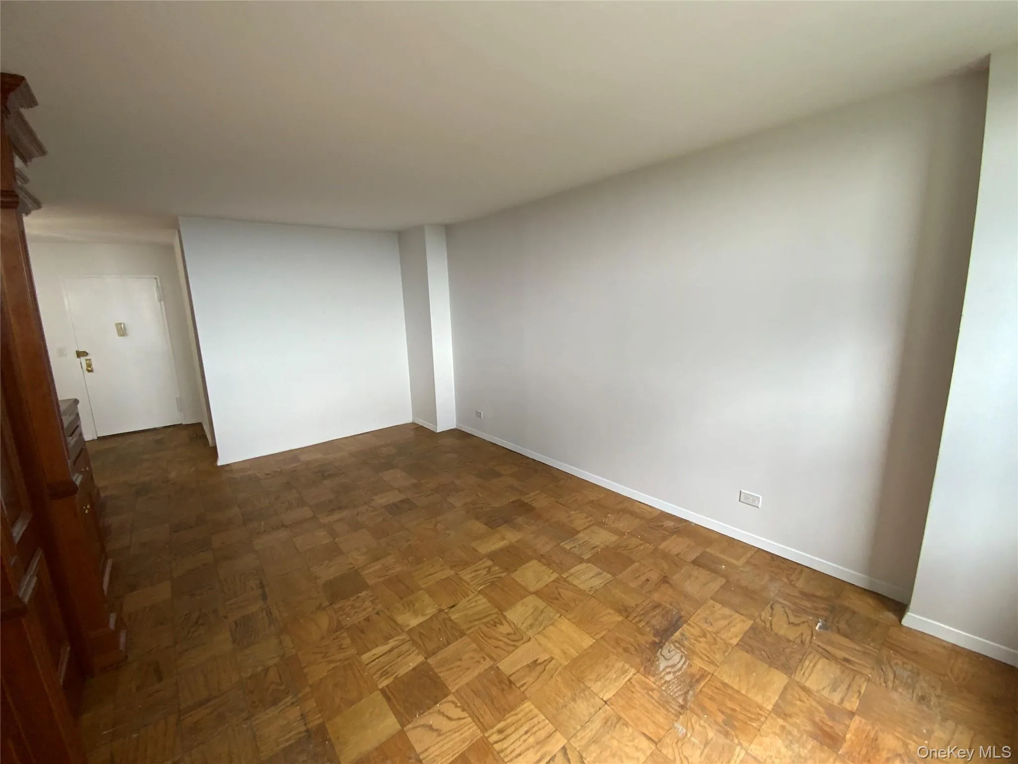 26910 Grand Central Parkway, New York, NY, 1 Bedroom Bedrooms, 4 Rooms Rooms,2 BathroomsBathrooms,Residential,For Rent,Grand Central,0,1019404 26910 Grand Central Parkway, New York, NY, 1 Bedroom Bedrooms, 4 Rooms Rooms,2 BathroomsBathrooms,Residential,For Rent,Grand Central,0,1019404