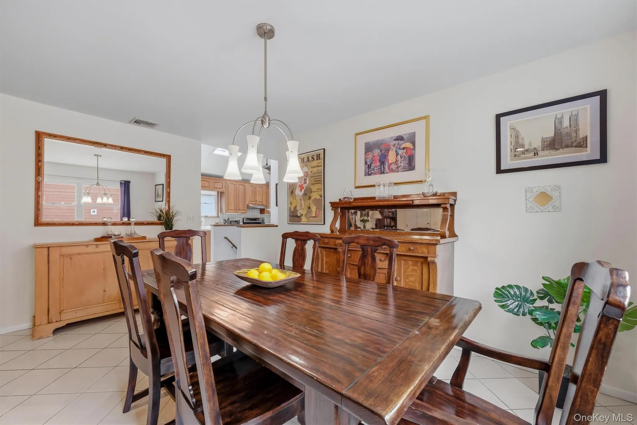 Plenty of room to host festive gatherings. Plenty of room to host festive gatherings.