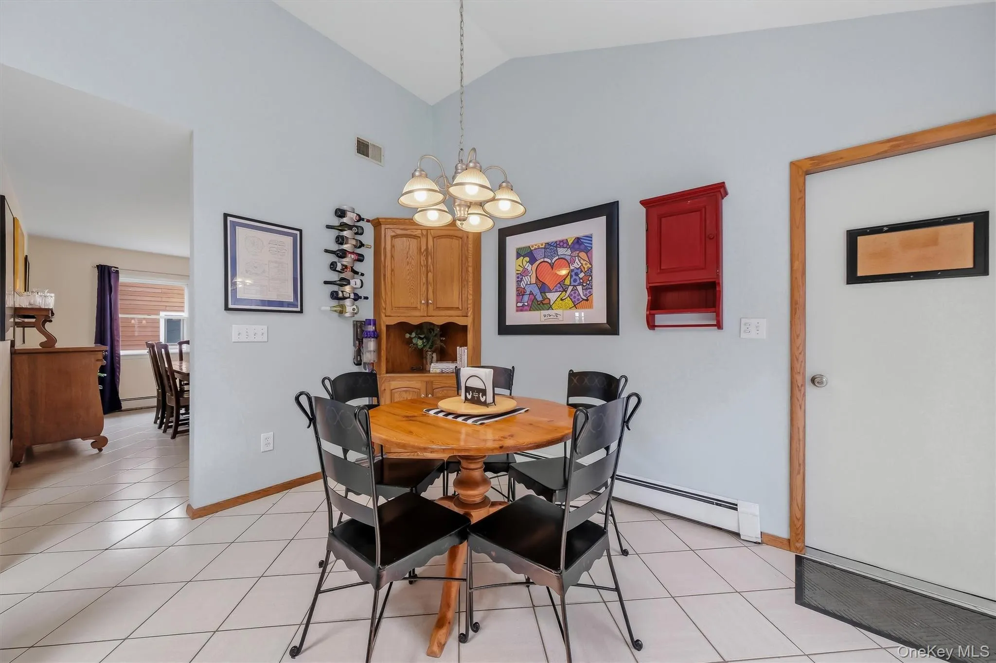 Eat in kitchen with door to one car garage, so convenient. Eat in kitchen with door to one car garage, so convenient.