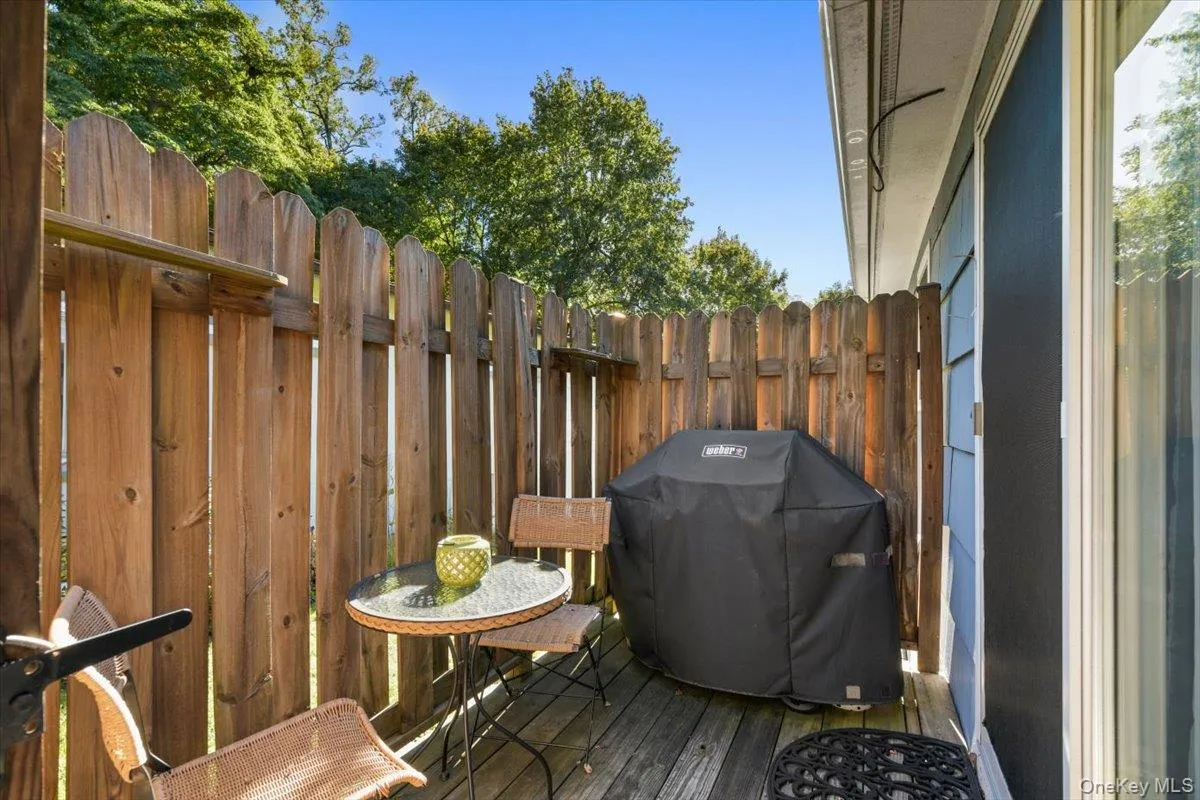 Kitchen patio, great for grilling or enjoying your morning coffee. Kitchen patio, great for grilling or enjoying your morning coffee.