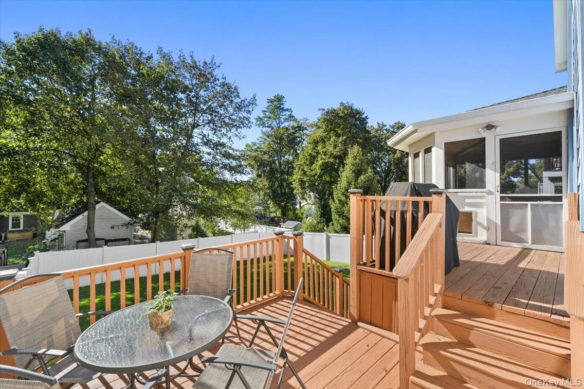 Upper deck has a staircase to the yard and side yard, and steps away from the screen in deck. Upper deck has a staircase to the yard and side yard, and steps away from the screen in deck.