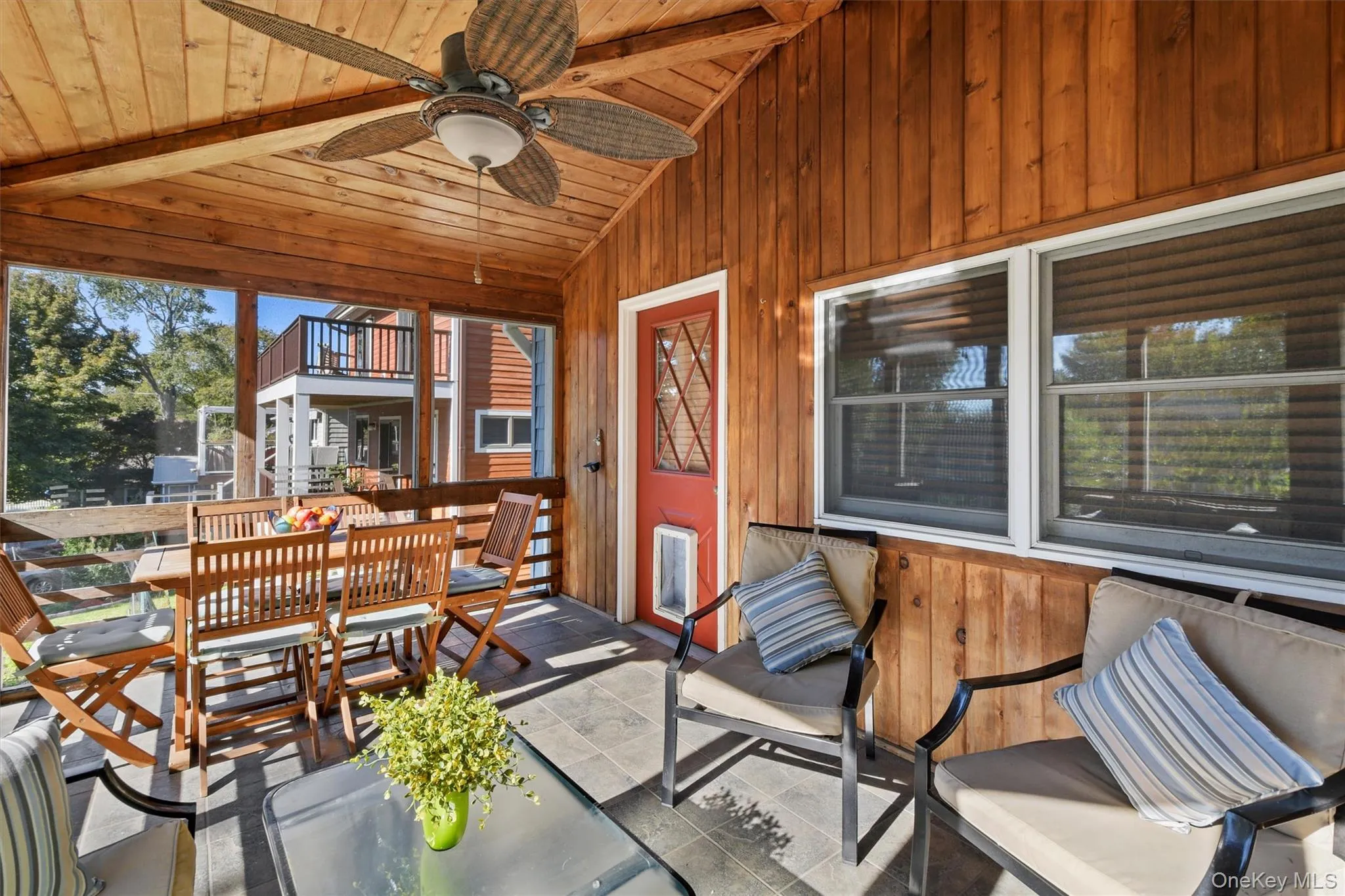 Fabulous screen in deck will be a favorite spot to unwind. Fabulous screen in deck will be a favorite spot to unwind.