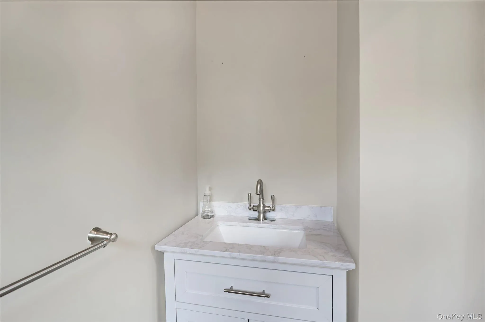 52 Sickles Avenue, Orangetown, NY, 3 Bedrooms Bedrooms, 6 Rooms Rooms,1 BathroomBathrooms,Residential Lease,For Rent,Sickles Avenue,0,1019415 52 Sickles Avenue, Orangetown, NY, 3 Bedrooms Bedrooms, 6 Rooms Rooms,1 BathroomBathrooms,Residential Lease,For Rent,Sickles Avenue,0,1019415