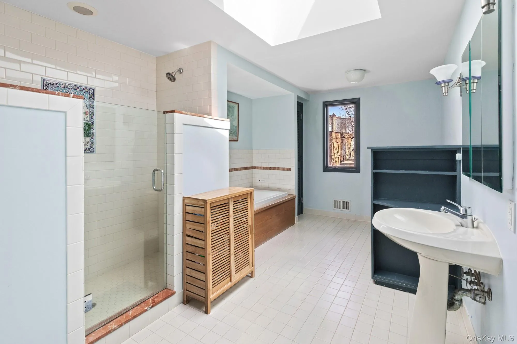 197 Two Holes Water Road, East Hampton, NY, 4 Bedrooms Bedrooms, 7 Rooms Rooms,3 BathroomsBathrooms,Residential,For Rent,Two Holes Water,0,1019417 197 Two Holes Water Road, East Hampton, NY, 4 Bedrooms Bedrooms, 7 Rooms Rooms,3 BathroomsBathrooms,Residential,For Rent,Two Holes Water,0,1019417