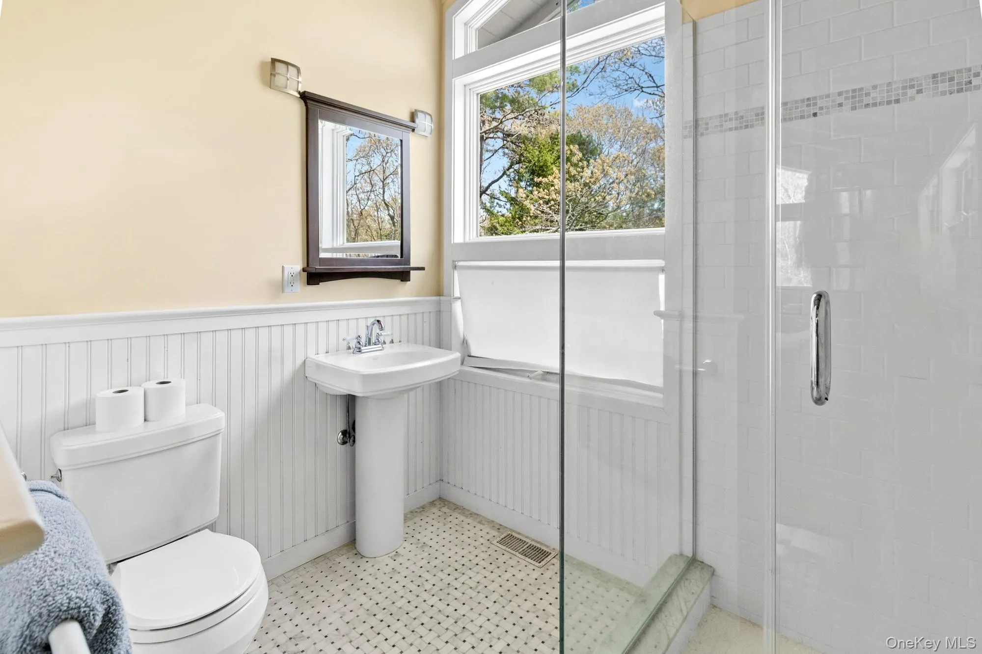 197 Two Holes Water Road, East Hampton, NY, 4 Bedrooms Bedrooms, 7 Rooms Rooms,3 BathroomsBathrooms,Residential,For Rent,Two Holes Water,0,1019417 197 Two Holes Water Road, East Hampton, NY, 4 Bedrooms Bedrooms, 7 Rooms Rooms,3 BathroomsBathrooms,Residential,For Rent,Two Holes Water,0,1019417