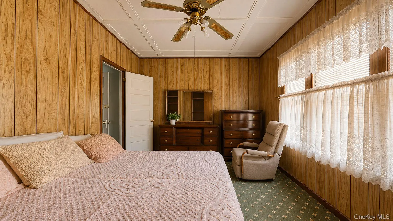 photos have been enhanced to remove clutter photos have been enhanced to remove clutter