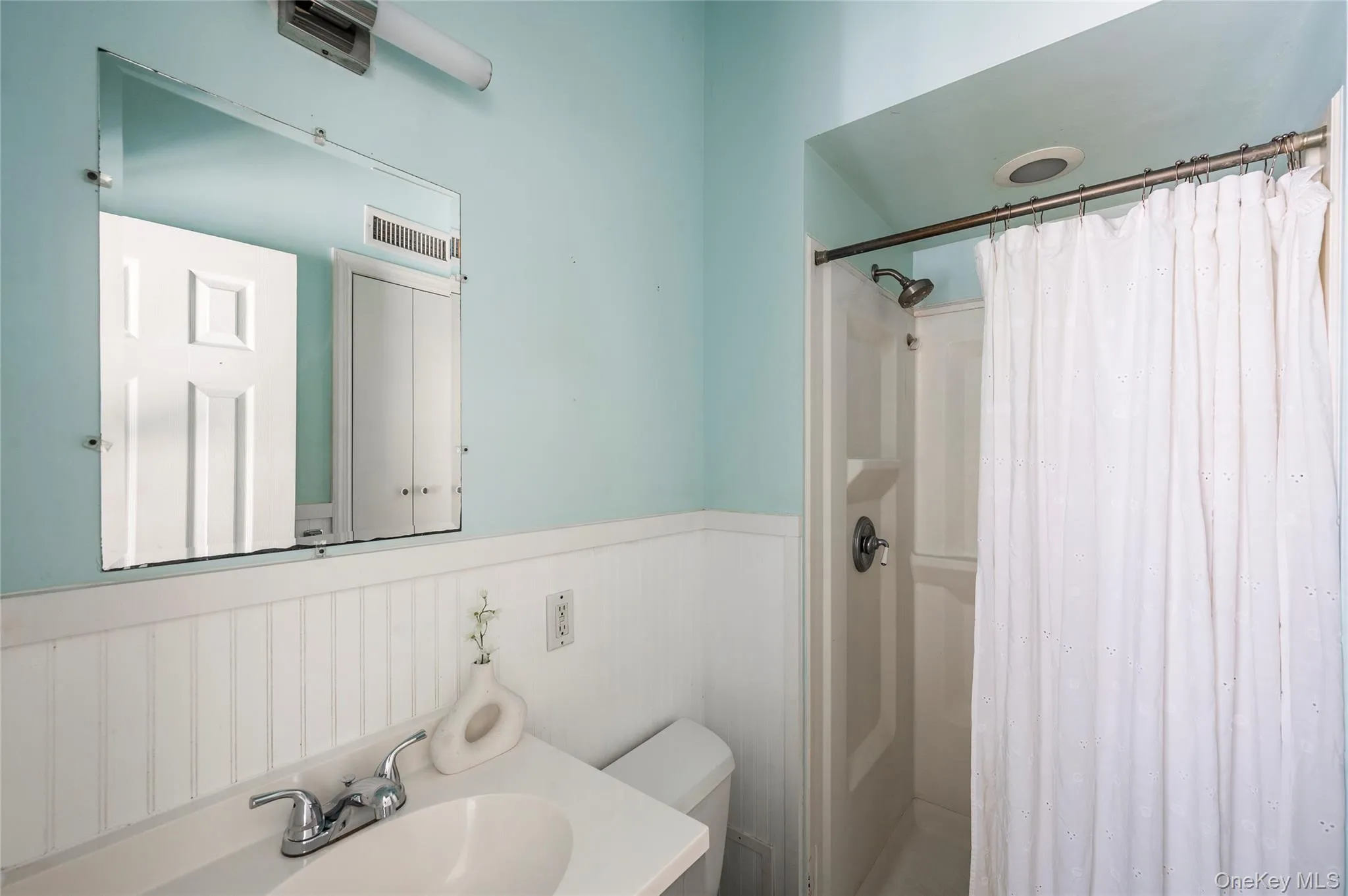 27 West Side Avenue, Southampton, NY, 3 Bedrooms Bedrooms, 9 Rooms Rooms,2 BathroomsBathrooms,Residential,For Rent,West Side,0,1019424 27 West Side Avenue, Southampton, NY, 3 Bedrooms Bedrooms, 9 Rooms Rooms,2 BathroomsBathrooms,Residential,For Rent,West Side,0,1019424