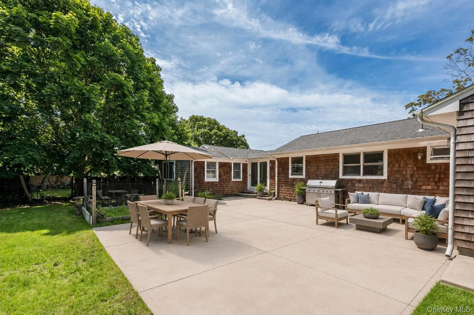 27 West Side Avenue, Southampton, NY, 3 Bedrooms Bedrooms, 9 Rooms Rooms,2 BathroomsBathrooms,Residential,For Rent,West Side,0,1019424 27 West Side Avenue, Southampton, NY, 3 Bedrooms Bedrooms, 9 Rooms Rooms,2 BathroomsBathrooms,Residential,For Rent,West Side,0,1019424