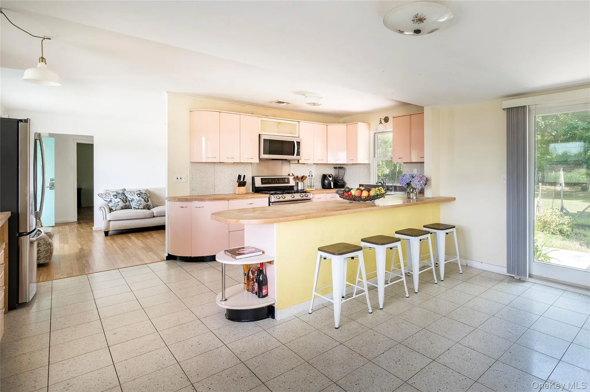 27 West Side Avenue, Southampton, NY, 3 Bedrooms Bedrooms, 9 Rooms Rooms,2 BathroomsBathrooms,Residential,For Rent,West Side,0,1019424 27 West Side Avenue, Southampton, NY, 3 Bedrooms Bedrooms, 9 Rooms Rooms,2 BathroomsBathrooms,Residential,For Rent,West Side,0,1019424