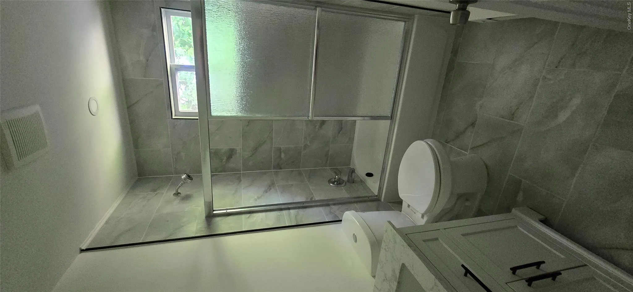 Full Bathroom Full Bathroom