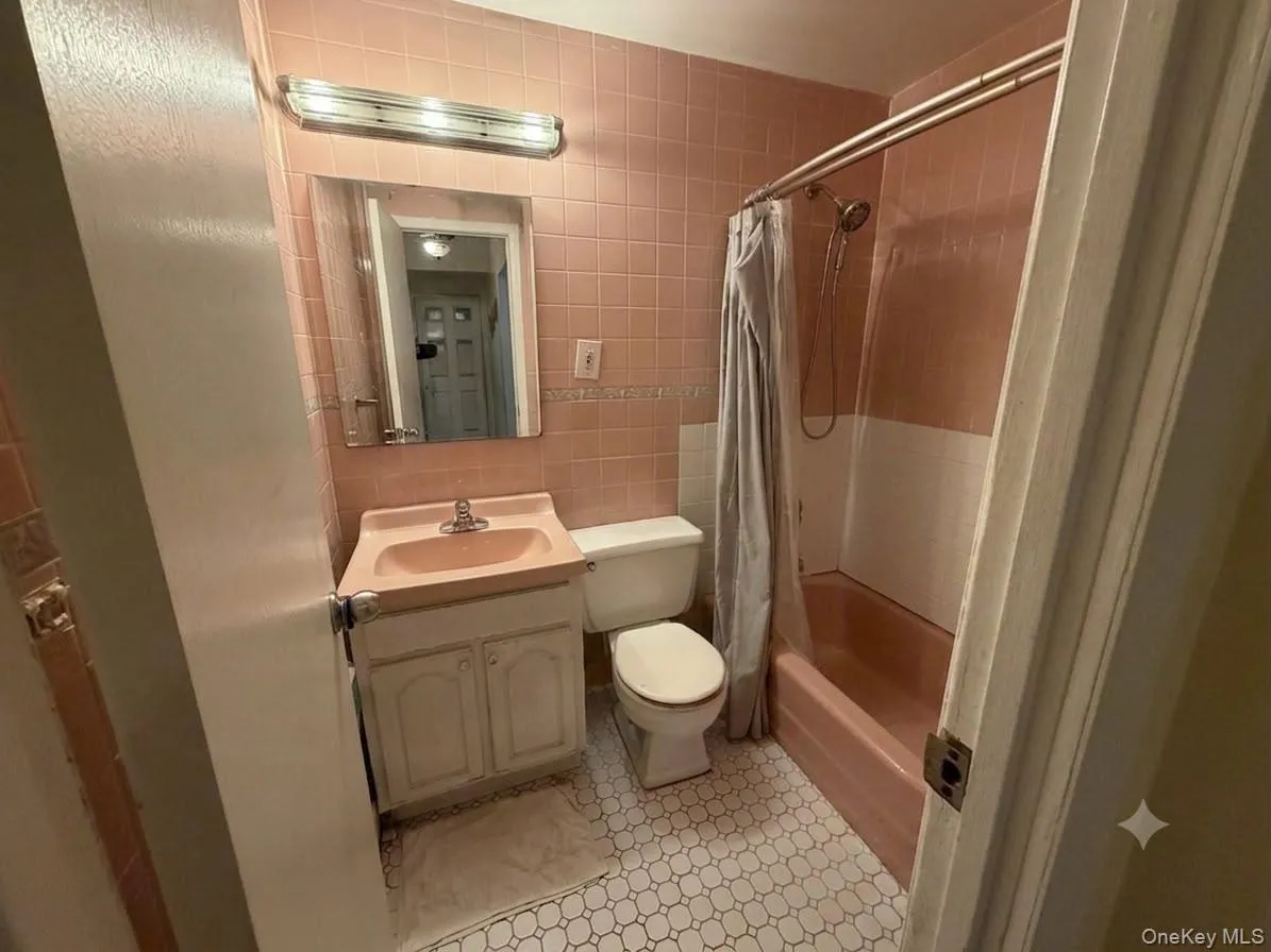 2248 Hermany Avenue, New York, NY, 2 Bedrooms Bedrooms, 3 Rooms Rooms,1 BathroomBathrooms,Residential Lease,For Rent,Hermany,0,1019433 2248 Hermany Avenue, New York, NY, 2 Bedrooms Bedrooms, 3 Rooms Rooms,1 BathroomBathrooms,Residential Lease,For Rent,Hermany,0,1019433