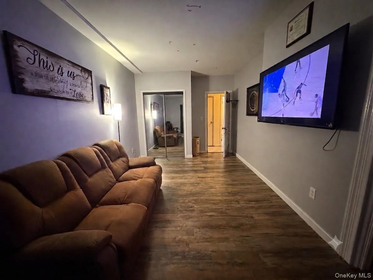 2248 Hermany Avenue, New York, NY, 2 Bedrooms Bedrooms, 3 Rooms Rooms,1 BathroomBathrooms,Residential Lease,For Rent,Hermany,0,1019433 2248 Hermany Avenue, New York, NY, 2 Bedrooms Bedrooms, 3 Rooms Rooms,1 BathroomBathrooms,Residential Lease,For Rent,Hermany,0,1019433