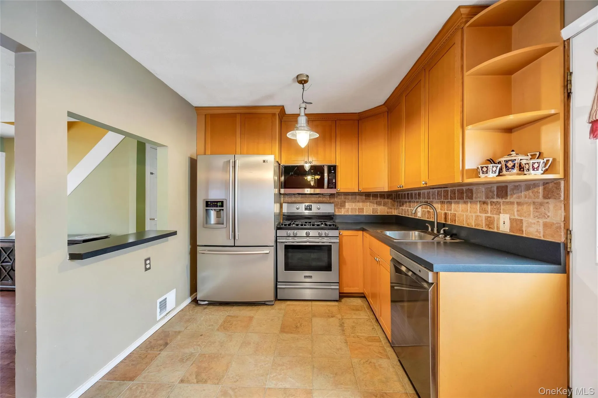 2 Briggs Street, Oyster Bay, NY, 4 Bedrooms Bedrooms, 8 Rooms Rooms,2 BathroomsBathrooms,Residential,For Rent,Briggs,0,1019435 2 Briggs Street, Oyster Bay, NY, 4 Bedrooms Bedrooms, 8 Rooms Rooms,2 BathroomsBathrooms,Residential,For Rent,Briggs,0,1019435