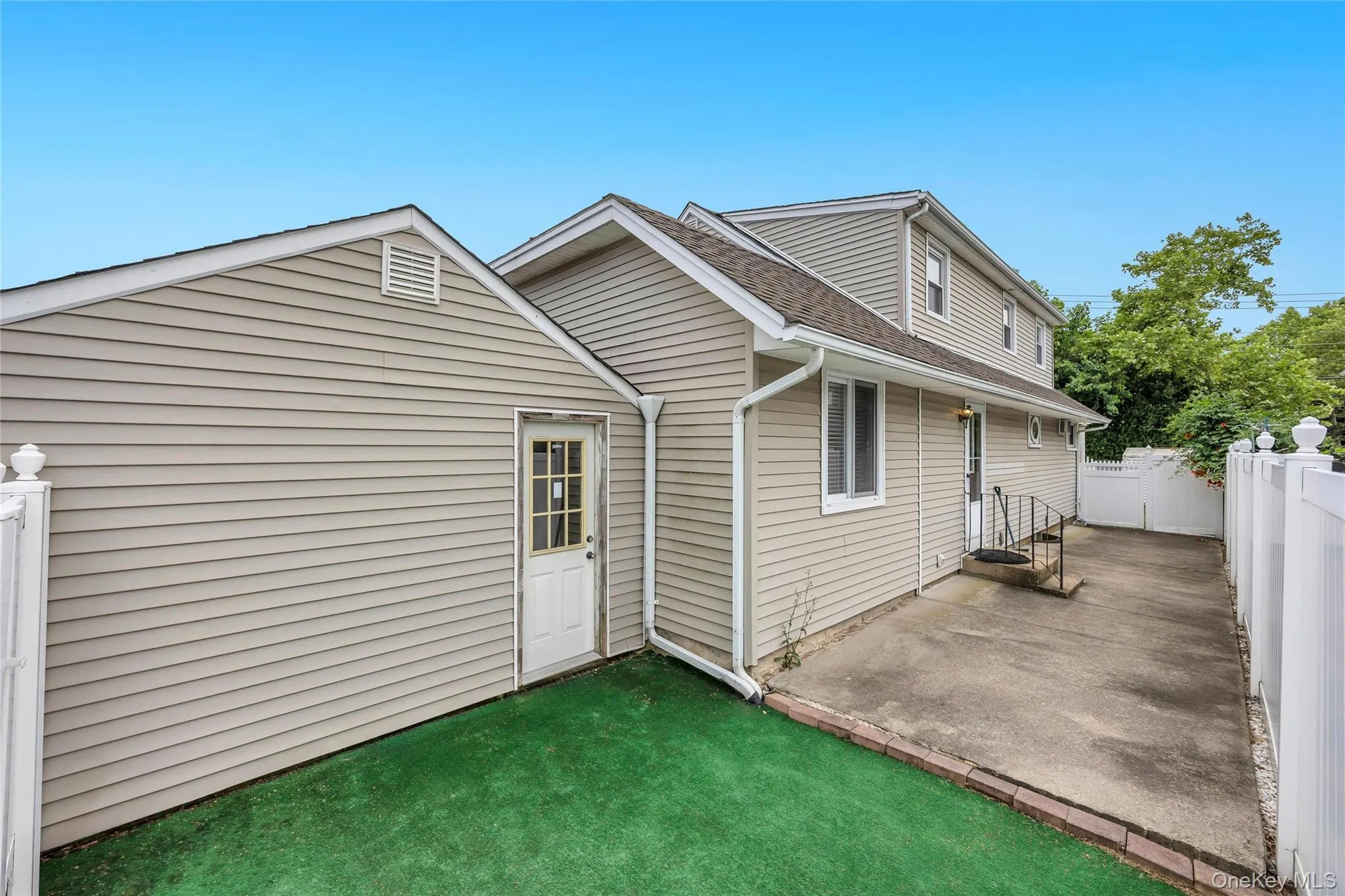 2 Briggs Street, Oyster Bay, NY, 4 Bedrooms Bedrooms, 8 Rooms Rooms,2 BathroomsBathrooms,Residential,For Rent,Briggs,0,1019435 2 Briggs Street, Oyster Bay, NY, 4 Bedrooms Bedrooms, 8 Rooms Rooms,2 BathroomsBathrooms,Residential,For Rent,Briggs,0,1019435