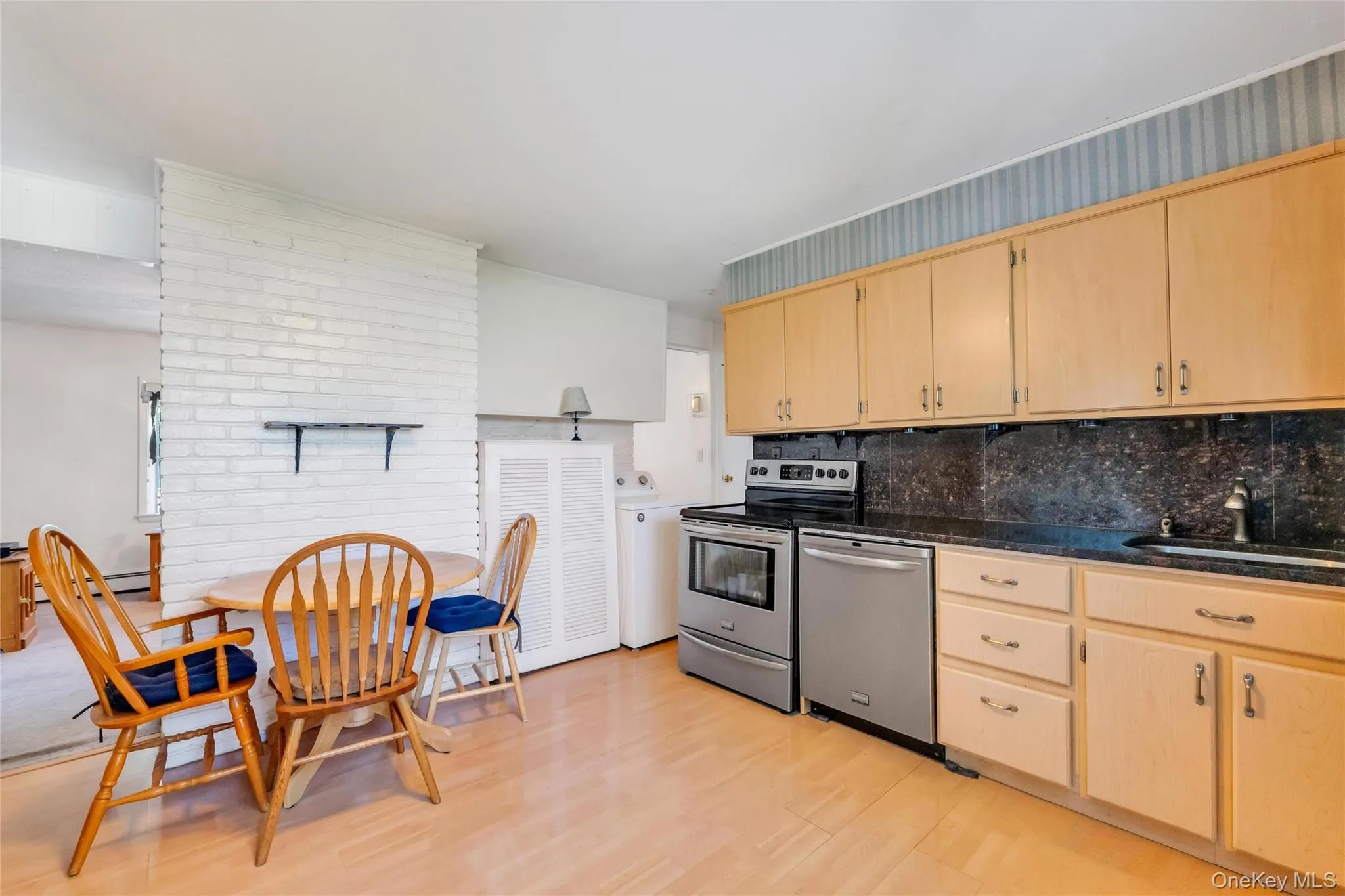 26 Berry Lane, Oyster Bay, NY, 4 Bedrooms Bedrooms, 9 Rooms Rooms,2 BathroomsBathrooms,Residential,For Rent,Berry,0,1019444 26 Berry Lane, Oyster Bay, NY, 4 Bedrooms Bedrooms, 9 Rooms Rooms,2 BathroomsBathrooms,Residential,For Rent,Berry,0,1019444