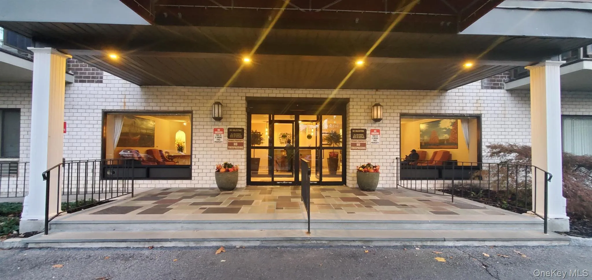 ELEGANY FRONT LOBBY AND ENTRANCE ELEGANY FRONT LOBBY AND ENTRANCE