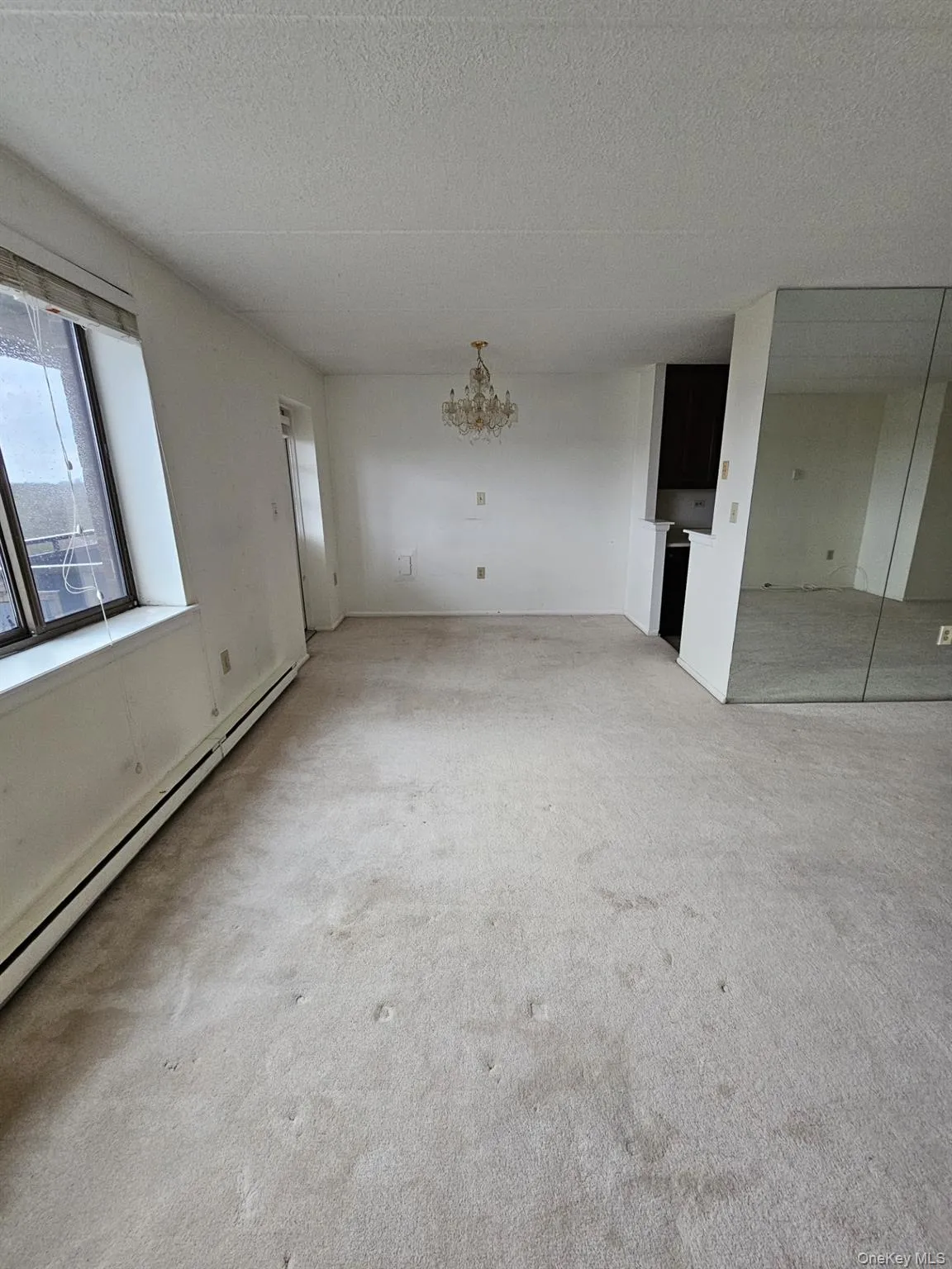 LARGE/OR NOTHER ROOM LARGE/OR NOTHER ROOM