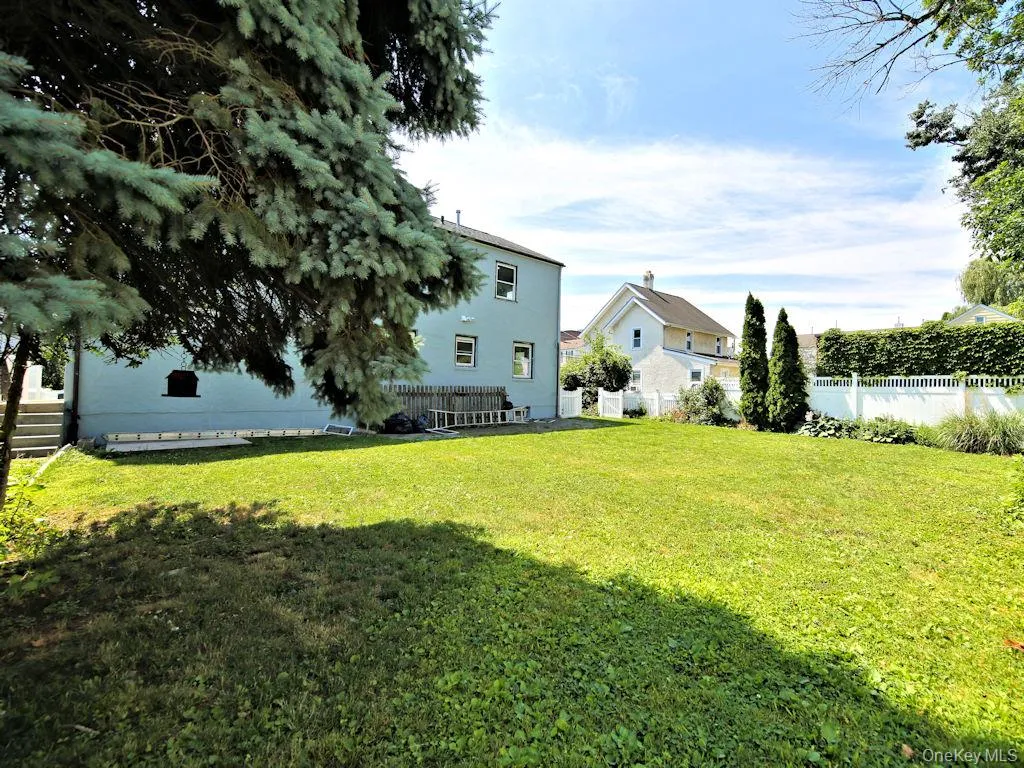 139 Waverly Avenue, Mamaroneck, NY, 3 Bedrooms Bedrooms, 5 Rooms Rooms,1 BathroomBathrooms,Residential Lease,For Rent,Waverly,0,1019446 139 Waverly Avenue, Mamaroneck, NY, 3 Bedrooms Bedrooms, 5 Rooms Rooms,1 BathroomBathrooms,Residential Lease,For Rent,Waverly,0,1019446