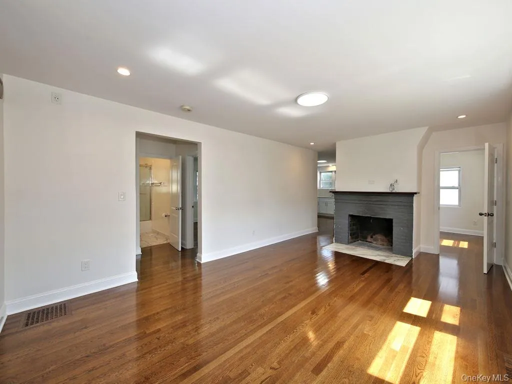 139 Waverly Avenue, Mamaroneck, NY, 3 Bedrooms Bedrooms, 5 Rooms Rooms,1 BathroomBathrooms,Residential Lease,For Rent,Waverly,0,1019446 139 Waverly Avenue, Mamaroneck, NY, 3 Bedrooms Bedrooms, 5 Rooms Rooms,1 BathroomBathrooms,Residential Lease,For Rent,Waverly,0,1019446