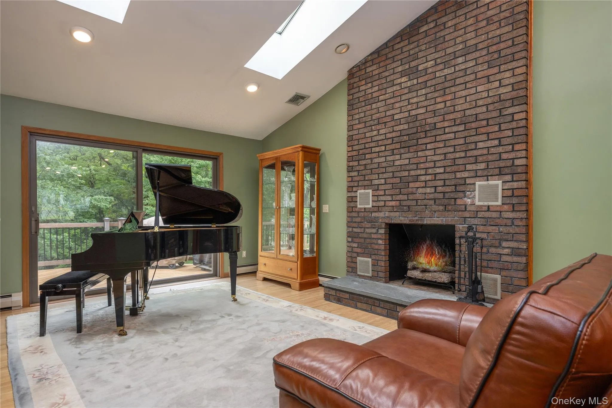 268 Central Avenue, Orangetown, NY, 3 Bedrooms Bedrooms, 9 Rooms Rooms,2 BathroomsBathrooms,Residential,For Rent,Central,0,1019448 268 Central Avenue, Orangetown, NY, 3 Bedrooms Bedrooms, 9 Rooms Rooms,2 BathroomsBathrooms,Residential,For Rent,Central,0,1019448