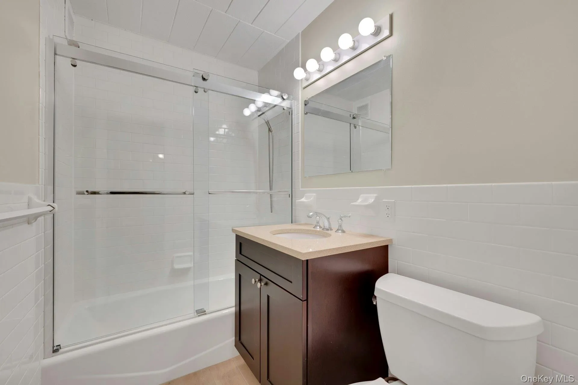 505 White Plains Road, Eastchester, NY, 1 Bedroom Bedrooms, 3 Rooms Rooms,1 BathroomBathrooms,Residential Lease,For Rent,White Plains,0,1019450 505 White Plains Road, Eastchester, NY, 1 Bedroom Bedrooms, 3 Rooms Rooms,1 BathroomBathrooms,Residential Lease,For Rent,White Plains,0,1019450