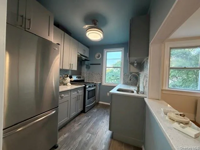 836 Edison Avenue, New York, NY, 2 Bedrooms Bedrooms, 3 Rooms Rooms,1 BathroomBathrooms,Residential Lease,For Rent,Edison,0,1019457 836 Edison Avenue, New York, NY, 2 Bedrooms Bedrooms, 3 Rooms Rooms,1 BathroomBathrooms,Residential Lease,For Rent,Edison,0,1019457