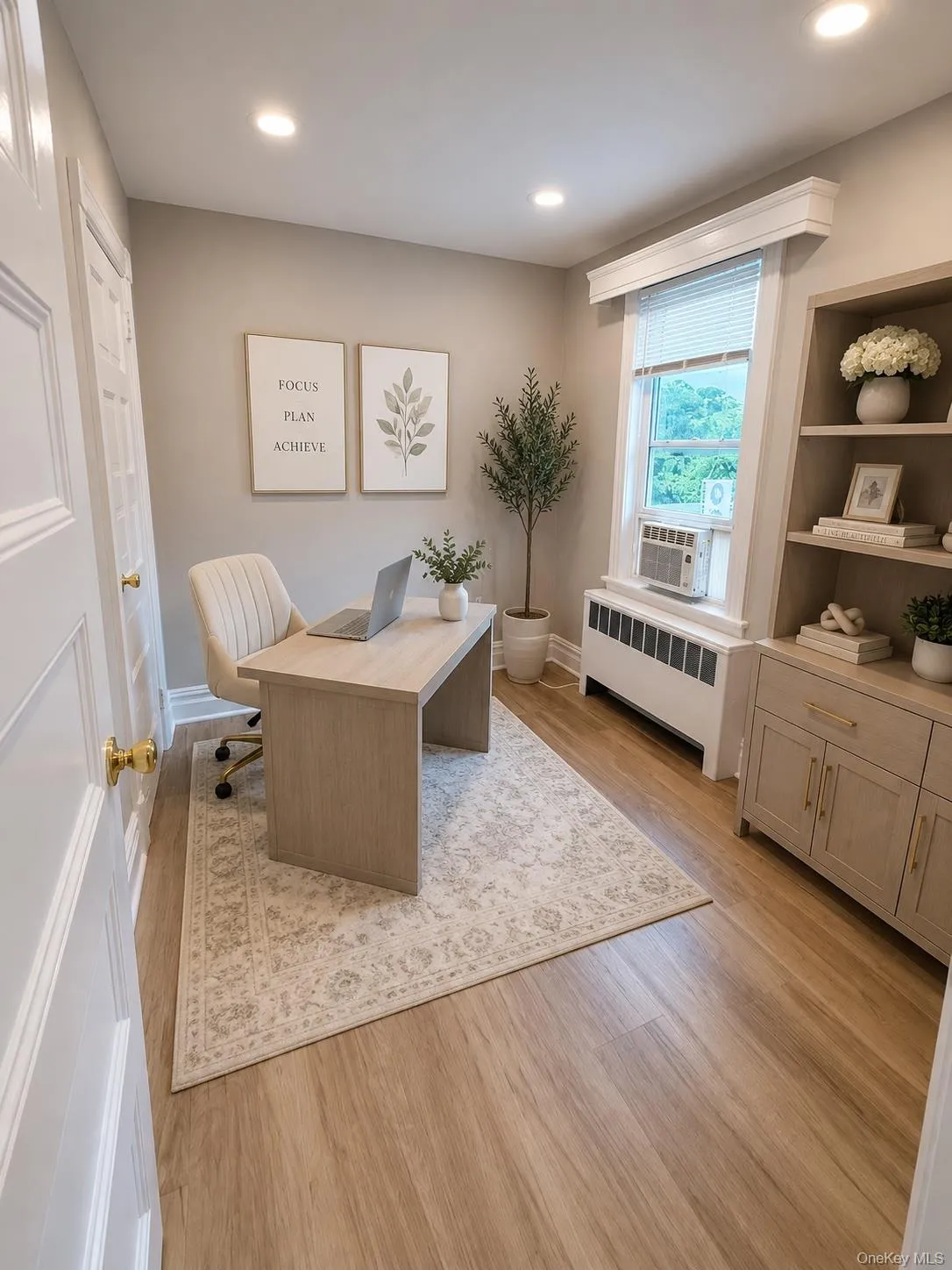 153 Main Street, Huntington, NY, 1 Bedroom Bedrooms, 4 Rooms Rooms,1 BathroomBathrooms,Residential Lease,For Rent,Main,0,1019459 153 Main Street, Huntington, NY, 1 Bedroom Bedrooms, 4 Rooms Rooms,1 BathroomBathrooms,Residential Lease,For Rent,Main,0,1019459