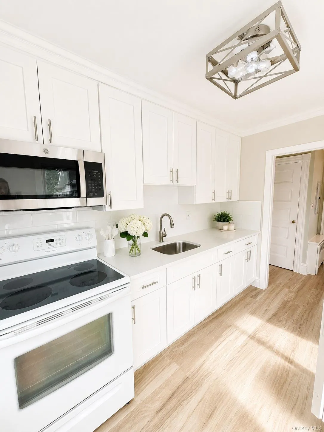 153 Main Street, Huntington, NY, 1 Bedroom Bedrooms, 4 Rooms Rooms,1 BathroomBathrooms,Residential Lease,For Rent,Main,0,1019459 153 Main Street, Huntington, NY, 1 Bedroom Bedrooms, 4 Rooms Rooms,1 BathroomBathrooms,Residential Lease,For Rent,Main,0,1019459