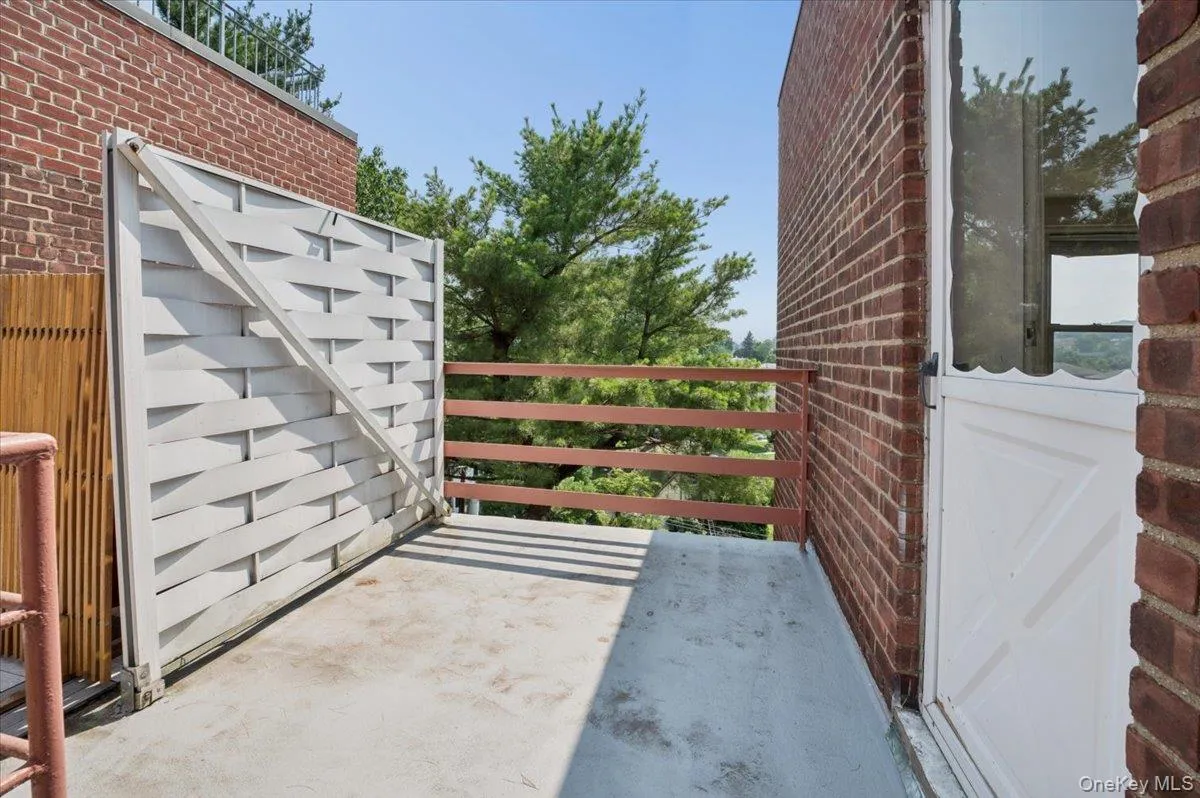 1111 Midland Avenue, Yonkers, NY, 2 Bedrooms Bedrooms, 6 Rooms Rooms,2 BathroomsBathrooms,Residential,For Rent,Midland,0,1019463 1111 Midland Avenue, Yonkers, NY, 2 Bedrooms Bedrooms, 6 Rooms Rooms,2 BathroomsBathrooms,Residential,For Rent,Midland,0,1019463
