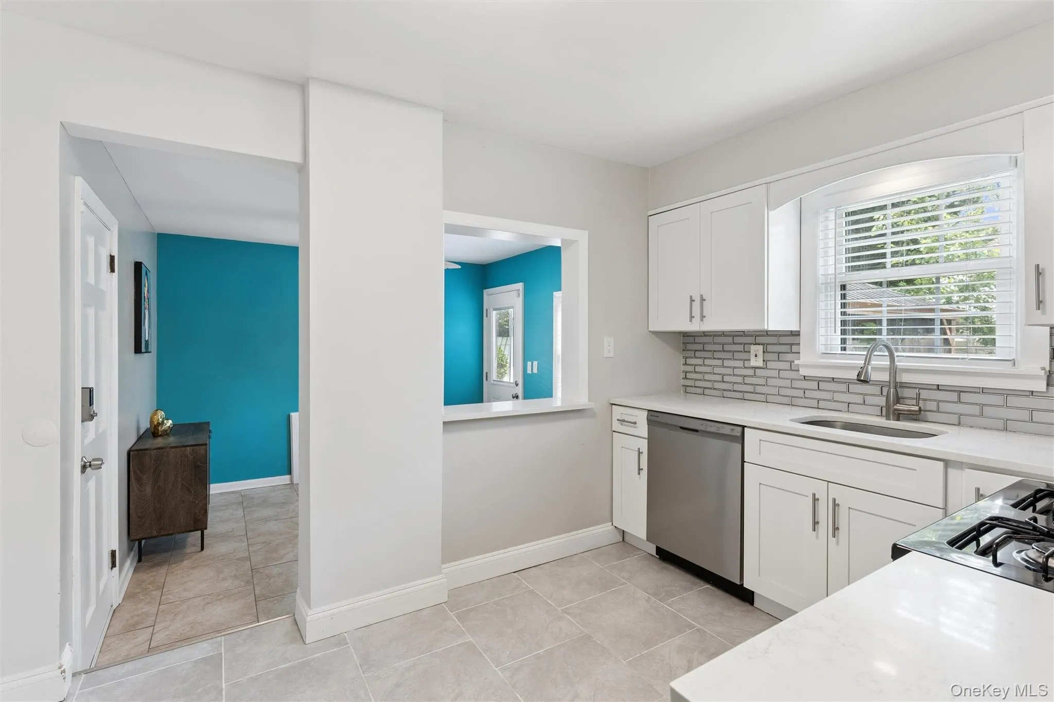 20 Beverly Parkway, Hempstead, NY, 3 Bedrooms Bedrooms, 8 Rooms Rooms,2 BathroomsBathrooms,Residential,For Rent,Beverly,0,1019468 20 Beverly Parkway, Hempstead, NY, 3 Bedrooms Bedrooms, 8 Rooms Rooms,2 BathroomsBathrooms,Residential,For Rent,Beverly,0,1019468
