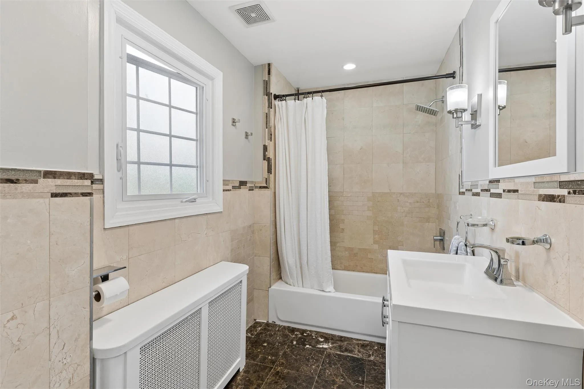 20 Beverly Parkway, Hempstead, NY, 3 Bedrooms Bedrooms, 8 Rooms Rooms,2 BathroomsBathrooms,Residential,For Rent,Beverly,0,1019468 20 Beverly Parkway, Hempstead, NY, 3 Bedrooms Bedrooms, 8 Rooms Rooms,2 BathroomsBathrooms,Residential,For Rent,Beverly,0,1019468