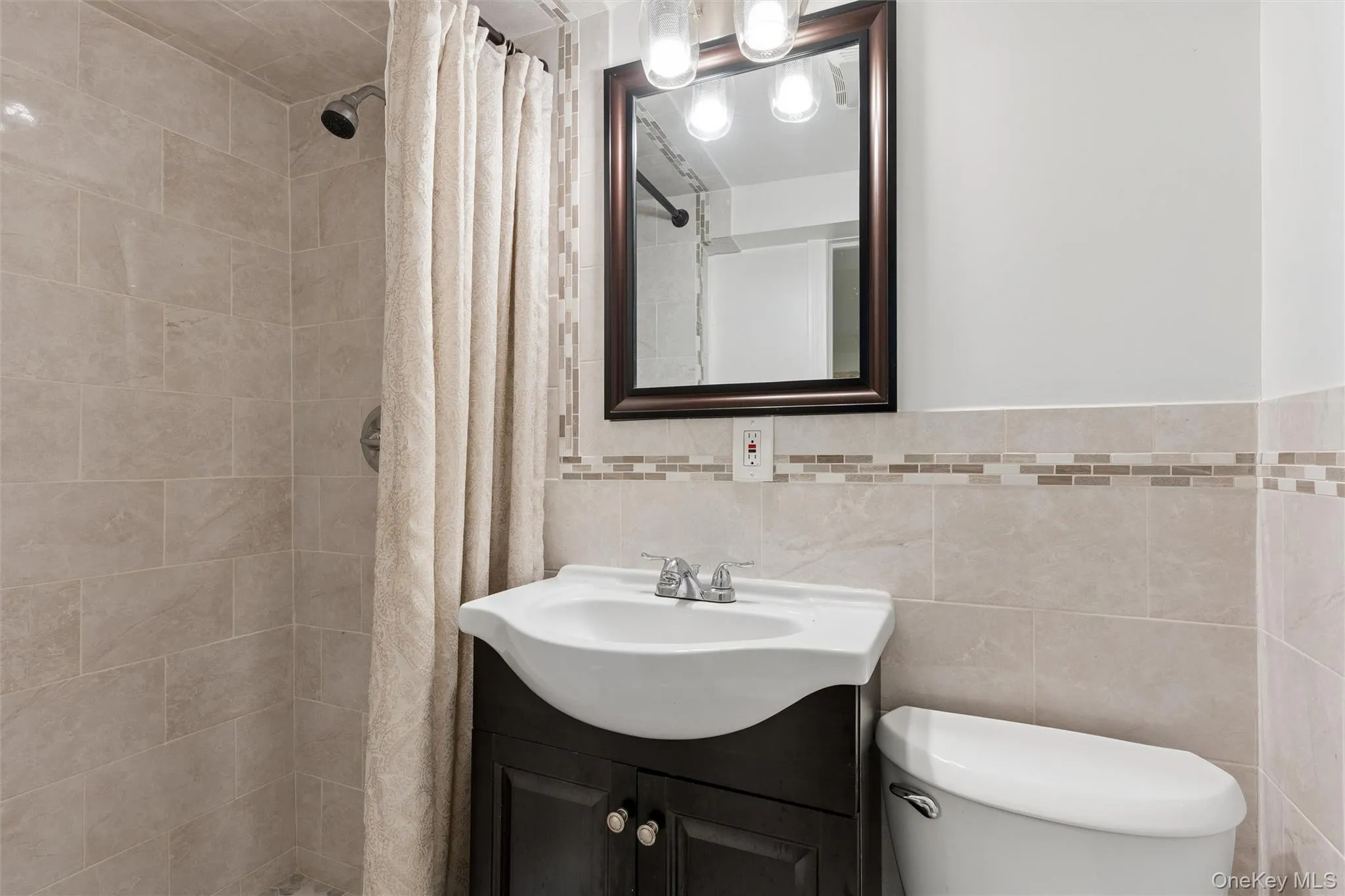 20 Beverly Parkway, Hempstead, NY, 3 Bedrooms Bedrooms, 8 Rooms Rooms,2 BathroomsBathrooms,Residential,For Rent,Beverly,0,1019468 20 Beverly Parkway, Hempstead, NY, 3 Bedrooms Bedrooms, 8 Rooms Rooms,2 BathroomsBathrooms,Residential,For Rent,Beverly,0,1019468