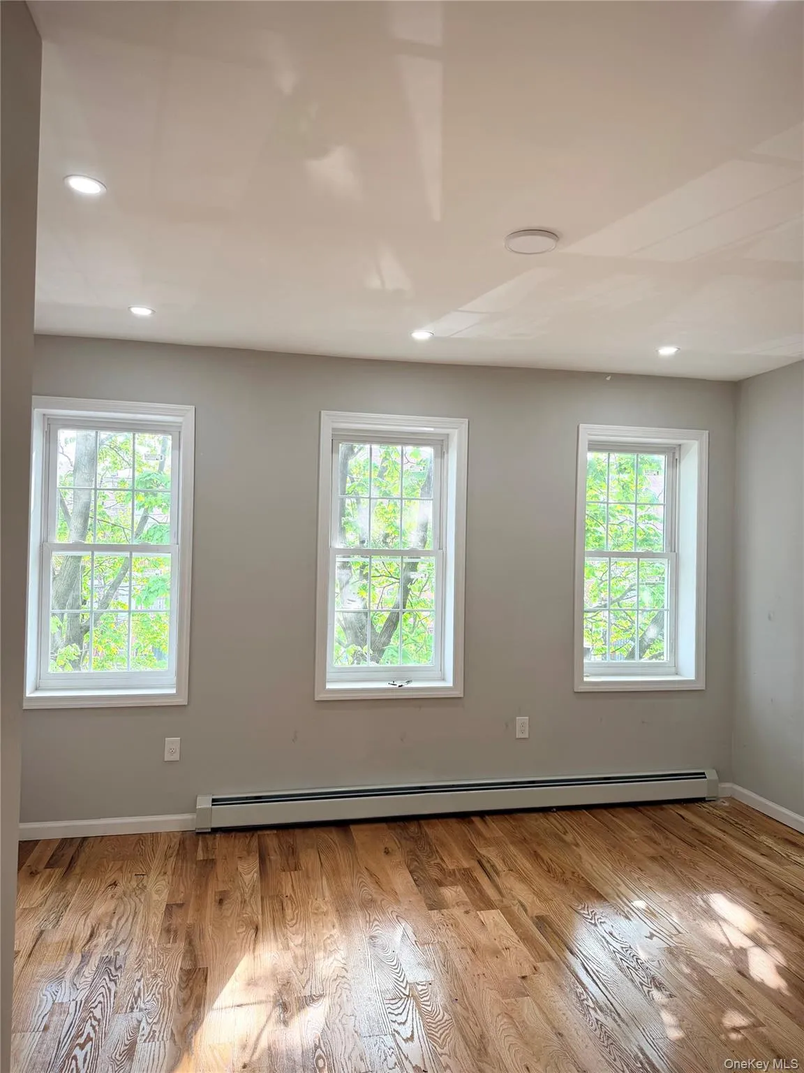 791 Logan Street, New York, NY, 2 Bedrooms Bedrooms, 5 Rooms Rooms,1 BathroomBathrooms,Residential Lease,For Rent,Logan,0,1019472 791 Logan Street, New York, NY, 2 Bedrooms Bedrooms, 5 Rooms Rooms,1 BathroomBathrooms,Residential Lease,For Rent,Logan,0,1019472