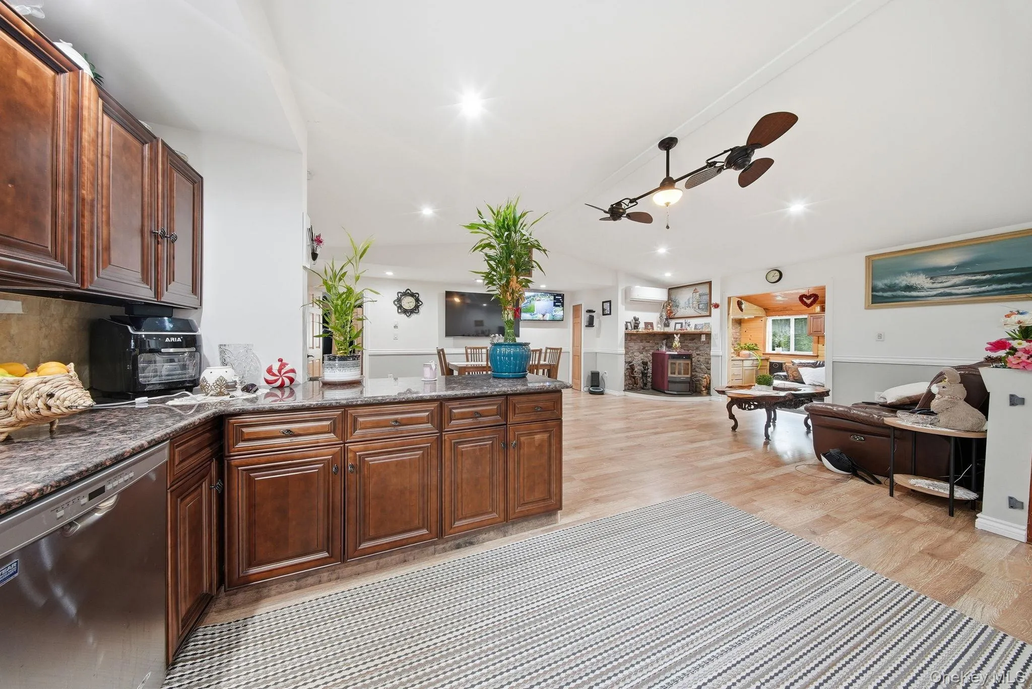 143 S Maplewood Road, Thompson, NY, 7 Bedrooms Bedrooms, 12 Rooms Rooms,4 BathroomsBathrooms,Residential,For Rent,S Maplewood,0,1019474 143 S Maplewood Road, Thompson, NY, 7 Bedrooms Bedrooms, 12 Rooms Rooms,4 BathroomsBathrooms,Residential,For Rent,S Maplewood,0,1019474