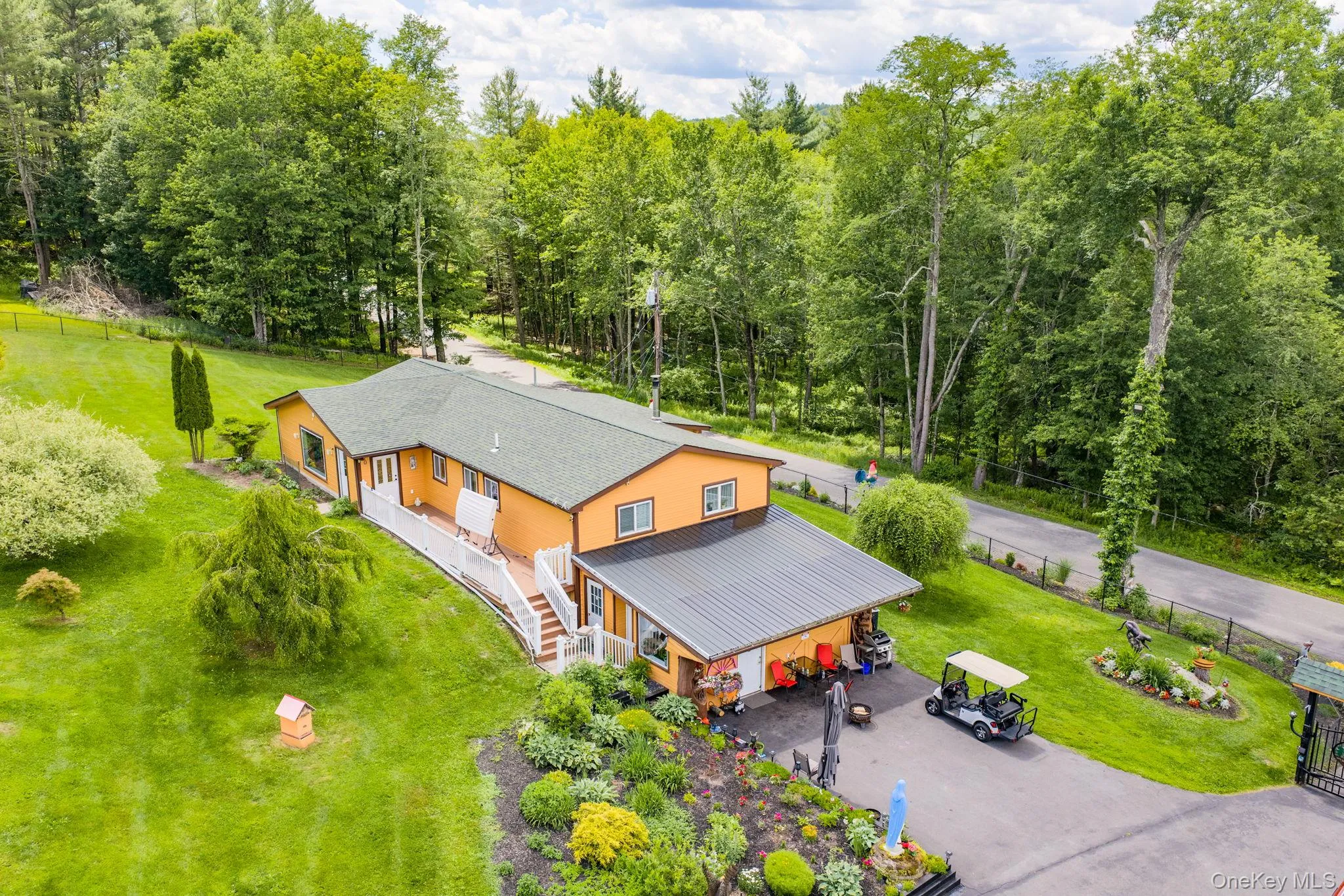 143 S Maplewood Road, Thompson, NY, 7 Bedrooms Bedrooms, 12 Rooms Rooms,4 BathroomsBathrooms,Residential,For Rent,S Maplewood,0,1019474 143 S Maplewood Road, Thompson, NY, 7 Bedrooms Bedrooms, 12 Rooms Rooms,4 BathroomsBathrooms,Residential,For Rent,S Maplewood,0,1019474