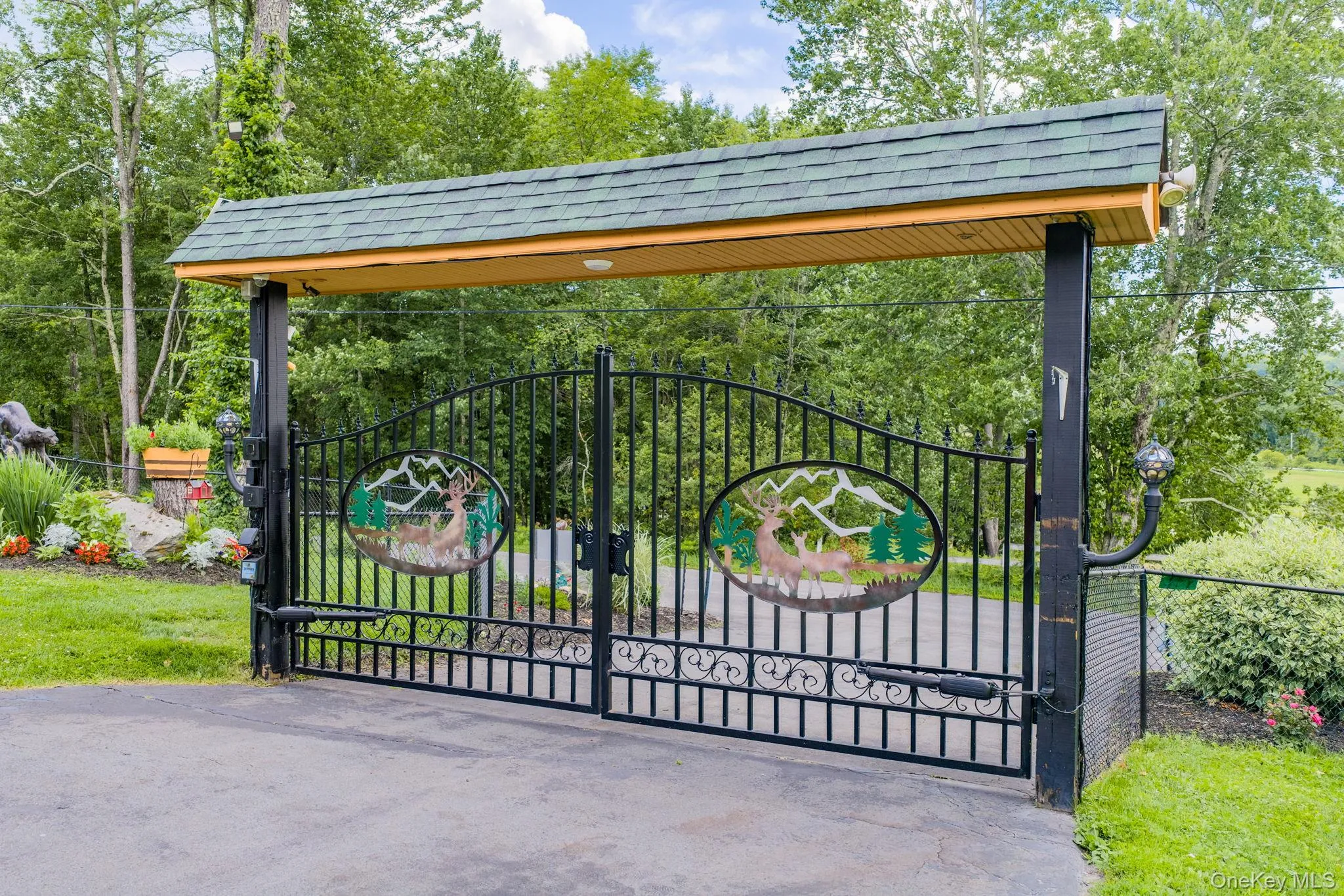 143 S Maplewood Road, Thompson, NY, 7 Bedrooms Bedrooms, 12 Rooms Rooms,4 BathroomsBathrooms,Residential,For Rent,S Maplewood,0,1019474 143 S Maplewood Road, Thompson, NY, 7 Bedrooms Bedrooms, 12 Rooms Rooms,4 BathroomsBathrooms,Residential,For Rent,S Maplewood,0,1019474