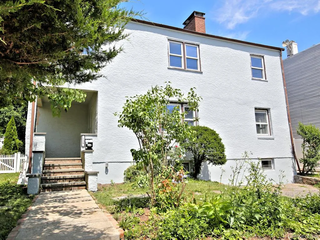 139 Waverly Avenue, Mamaroneck, NY, 3 Bedrooms Bedrooms, 5 Rooms Rooms,1 BathroomBathrooms,Residential Lease,For Rent,Waverly,0,1019476 139 Waverly Avenue, Mamaroneck, NY, 3 Bedrooms Bedrooms, 5 Rooms Rooms,1 BathroomBathrooms,Residential Lease,For Rent,Waverly,0,1019476