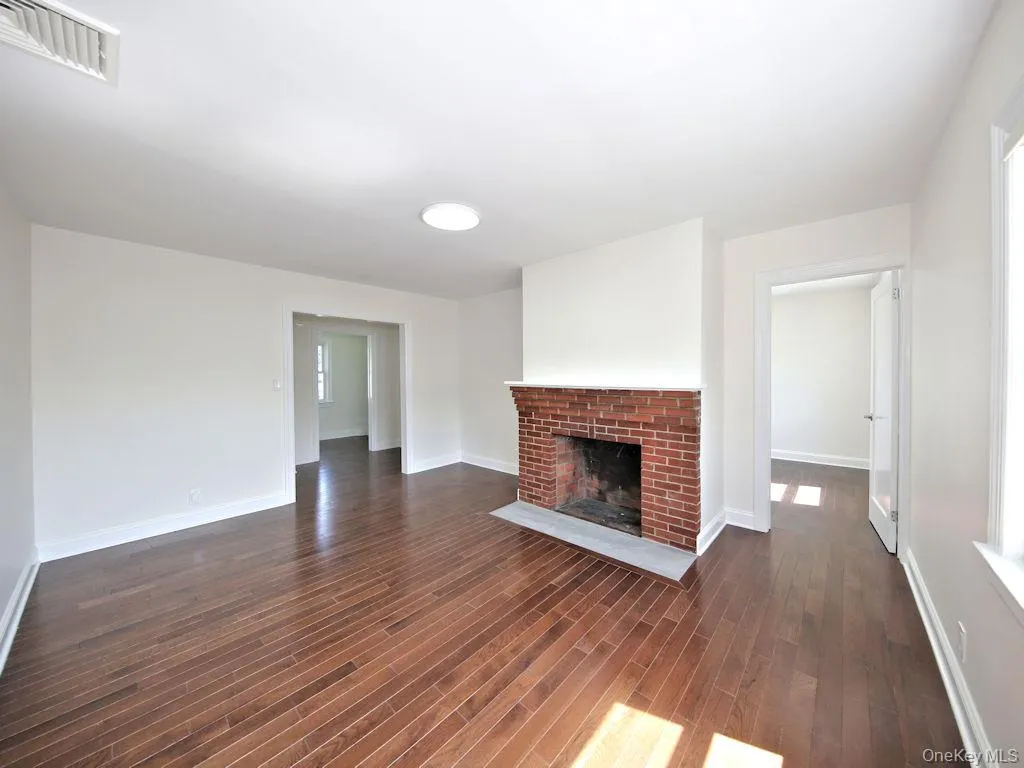 139 Waverly Avenue, Mamaroneck, NY, 3 Bedrooms Bedrooms, 5 Rooms Rooms,1 BathroomBathrooms,Residential Lease,For Rent,Waverly,0,1019476 139 Waverly Avenue, Mamaroneck, NY, 3 Bedrooms Bedrooms, 5 Rooms Rooms,1 BathroomBathrooms,Residential Lease,For Rent,Waverly,0,1019476