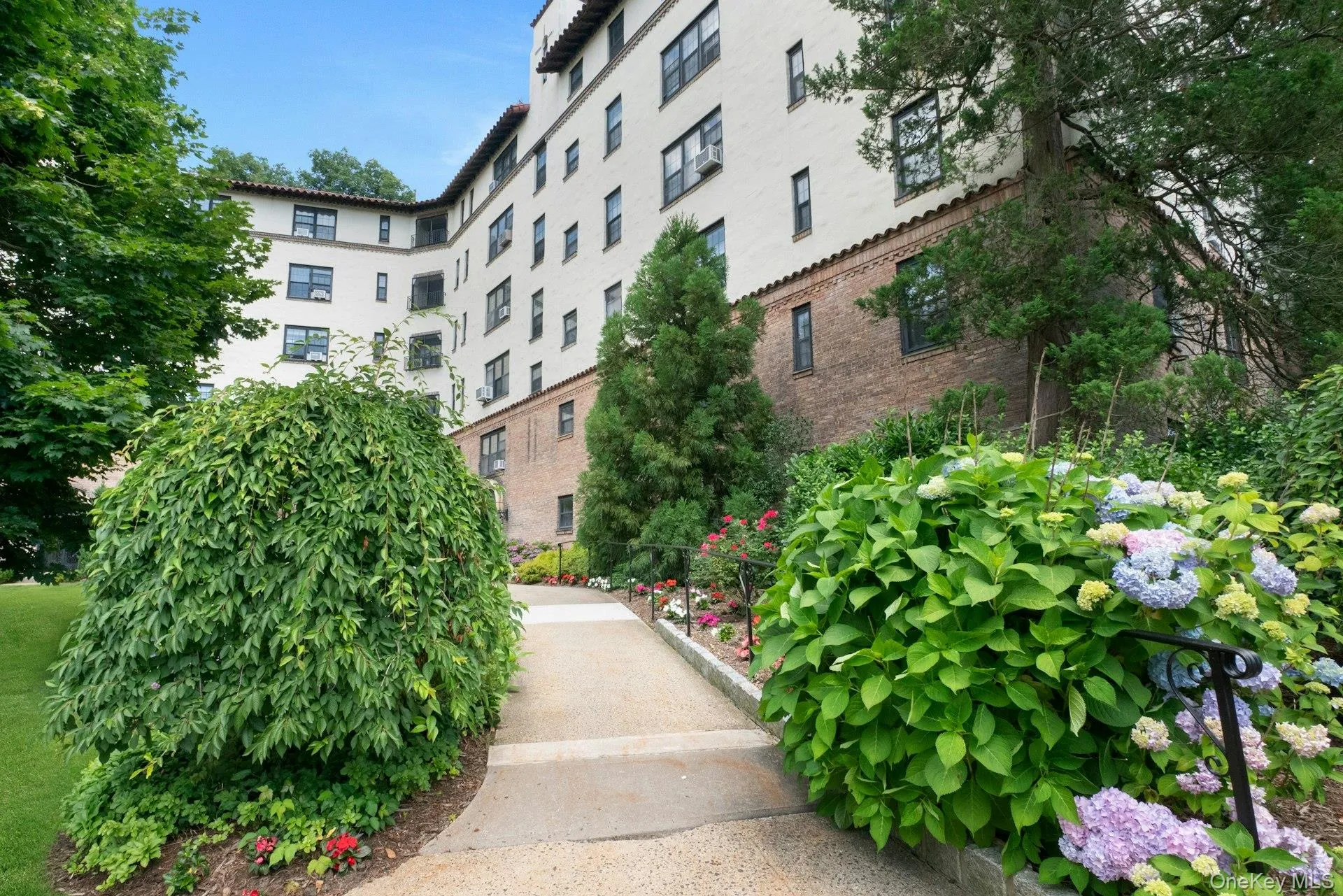 Beautiful Gardens and Landscaping to Building #8 Beautiful Gardens and Landscaping to Building #8