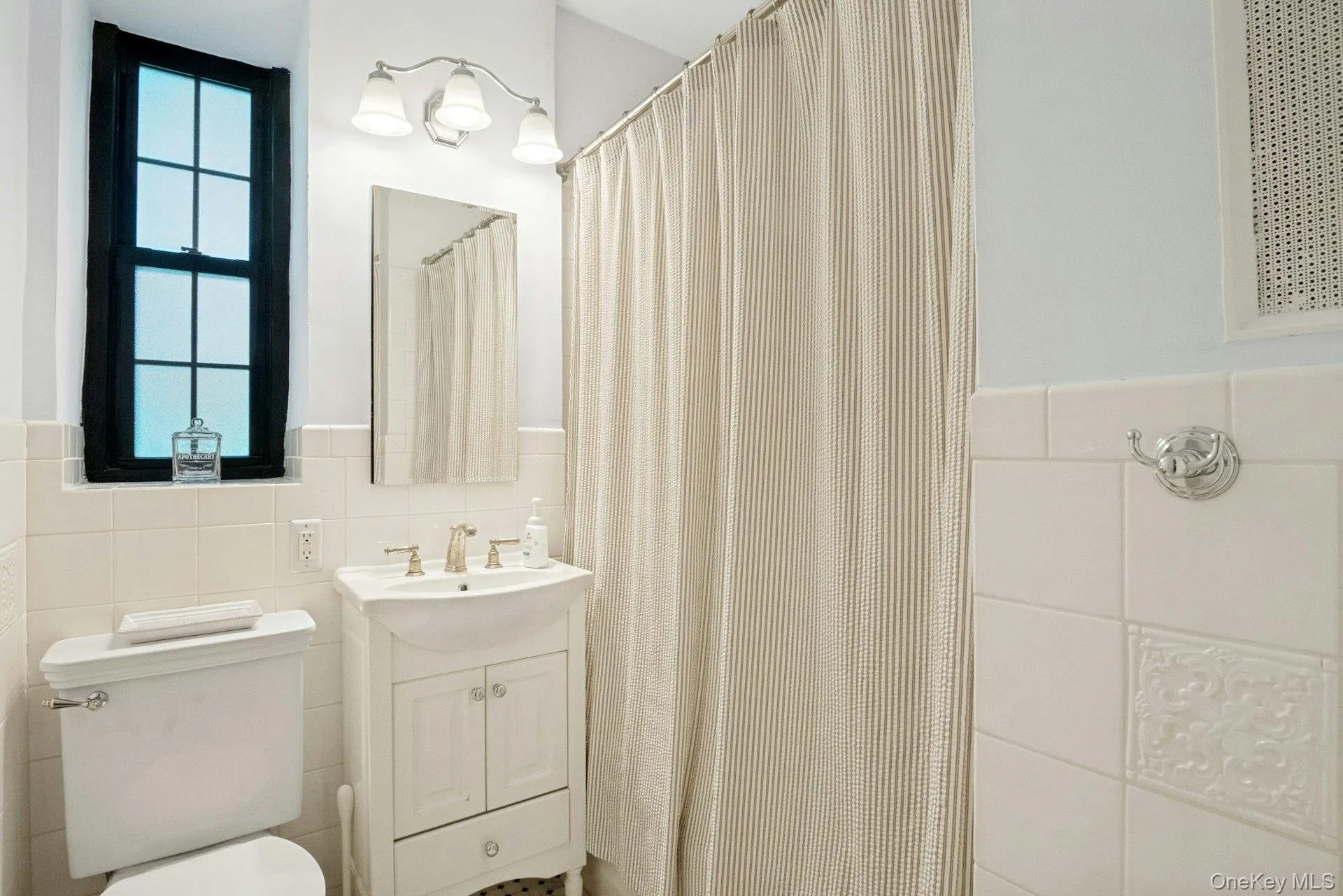 Full Updated Bathroom Full Updated Bathroom