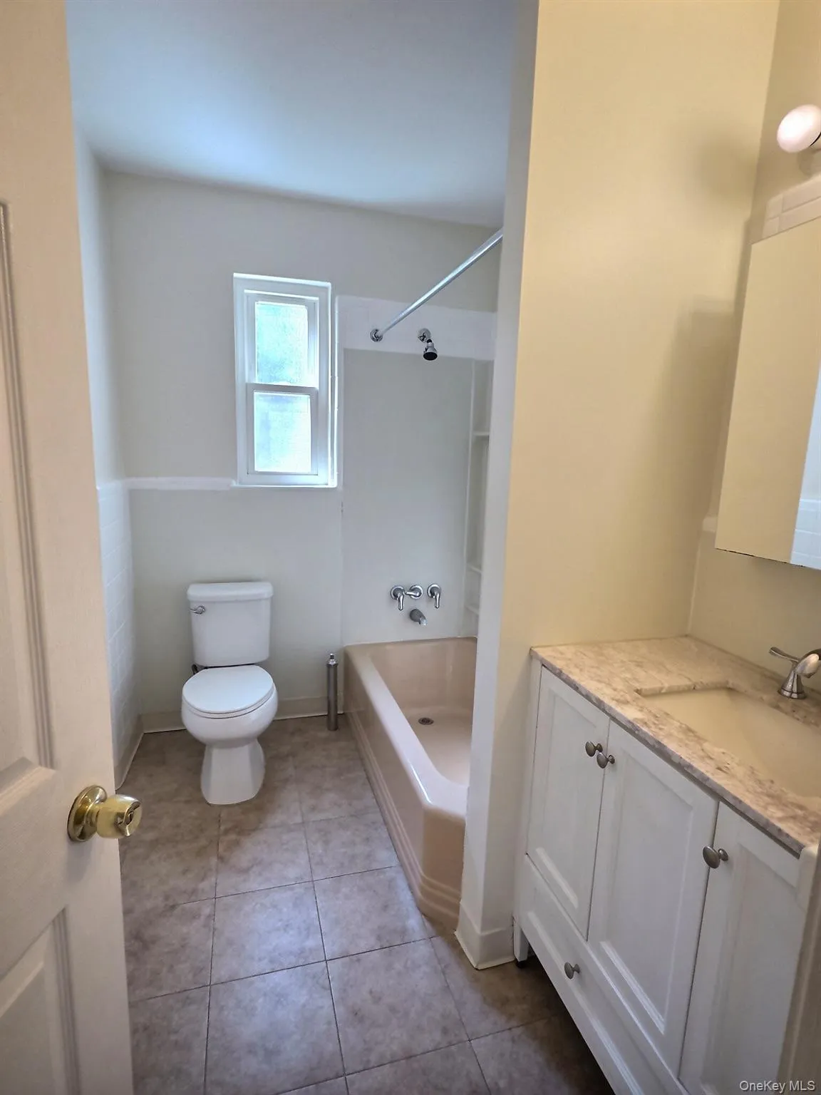 2046 26th Street, New York, NY, 3 Bedrooms Bedrooms, 5 Rooms Rooms,1 BathroomBathrooms,Residential,For Rent,26th,0,1019485 2046 26th Street, New York, NY, 3 Bedrooms Bedrooms, 5 Rooms Rooms,1 BathroomBathrooms,Residential,For Rent,26th,0,1019485