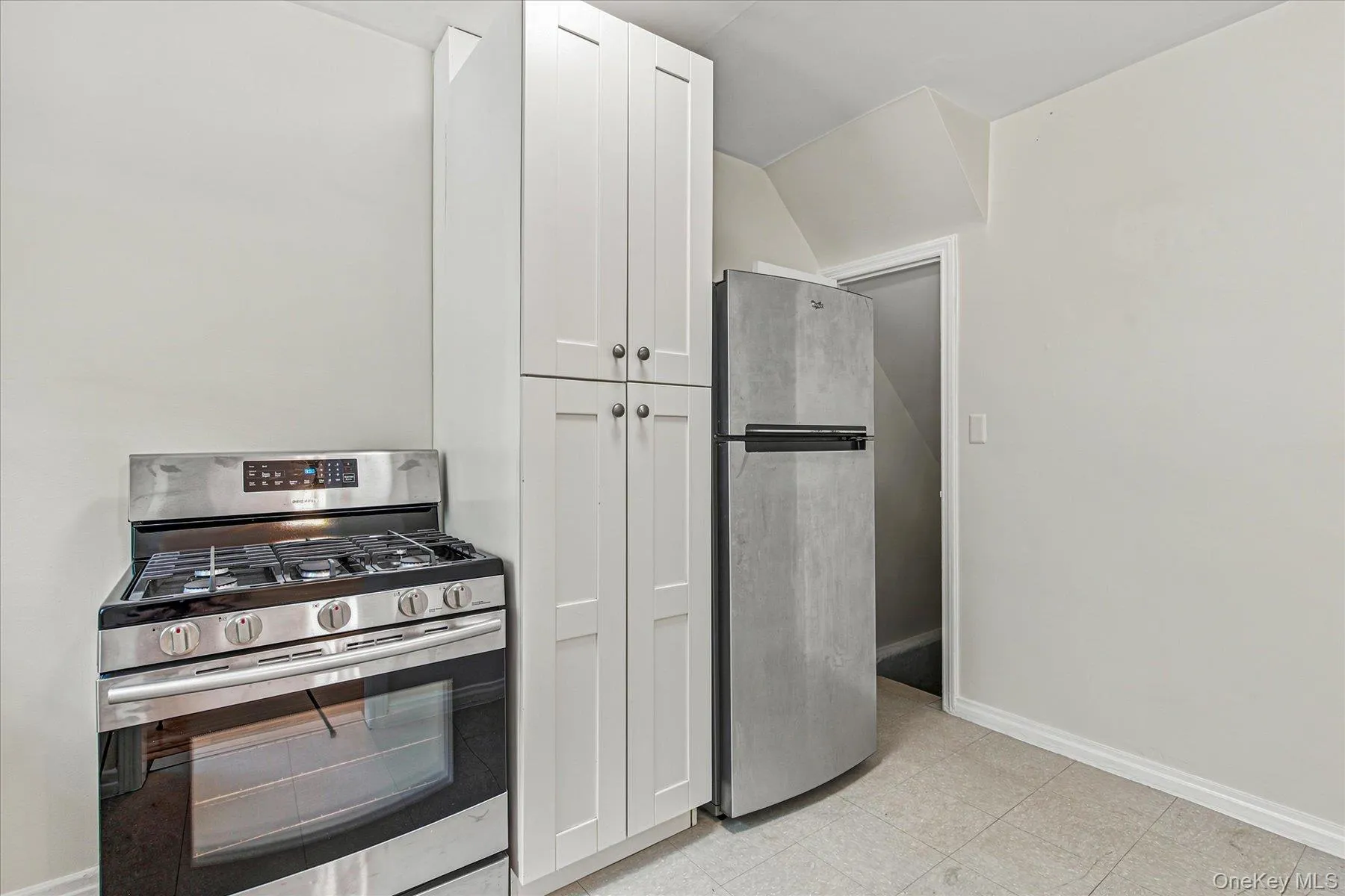 2046 26th Street, New York, NY, 3 Bedrooms Bedrooms, 5 Rooms Rooms,1 BathroomBathrooms,Residential,For Rent,26th,0,1019485 2046 26th Street, New York, NY, 3 Bedrooms Bedrooms, 5 Rooms Rooms,1 BathroomBathrooms,Residential,For Rent,26th,0,1019485
