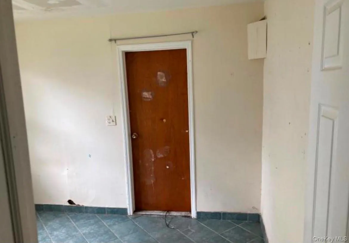 40 East Avenue, Hempstead, NY, 4 Bedrooms Bedrooms, 8 Rooms Rooms,2 BathroomsBathrooms,Residential,For Rent,East,0,1019487 40 East Avenue, Hempstead, NY, 4 Bedrooms Bedrooms, 8 Rooms Rooms,2 BathroomsBathrooms,Residential,For Rent,East,0,1019487