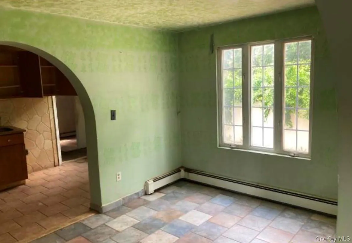 40 East Avenue, Hempstead, NY, 4 Bedrooms Bedrooms, 8 Rooms Rooms,2 BathroomsBathrooms,Residential,For Rent,East,0,1019487 40 East Avenue, Hempstead, NY, 4 Bedrooms Bedrooms, 8 Rooms Rooms,2 BathroomsBathrooms,Residential,For Rent,East,0,1019487