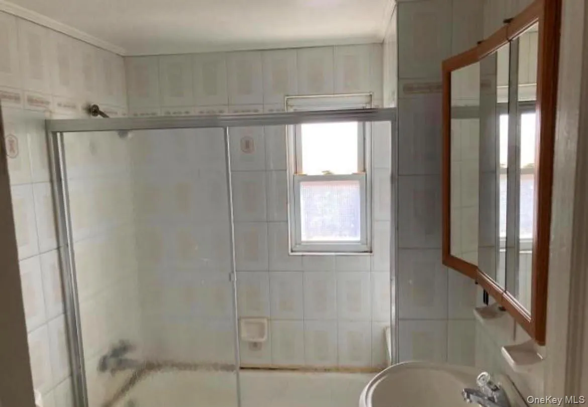 40 East Avenue, Hempstead, NY, 4 Bedrooms Bedrooms, 8 Rooms Rooms,2 BathroomsBathrooms,Residential,For Rent,East,0,1019487 40 East Avenue, Hempstead, NY, 4 Bedrooms Bedrooms, 8 Rooms Rooms,2 BathroomsBathrooms,Residential,For Rent,East,0,1019487